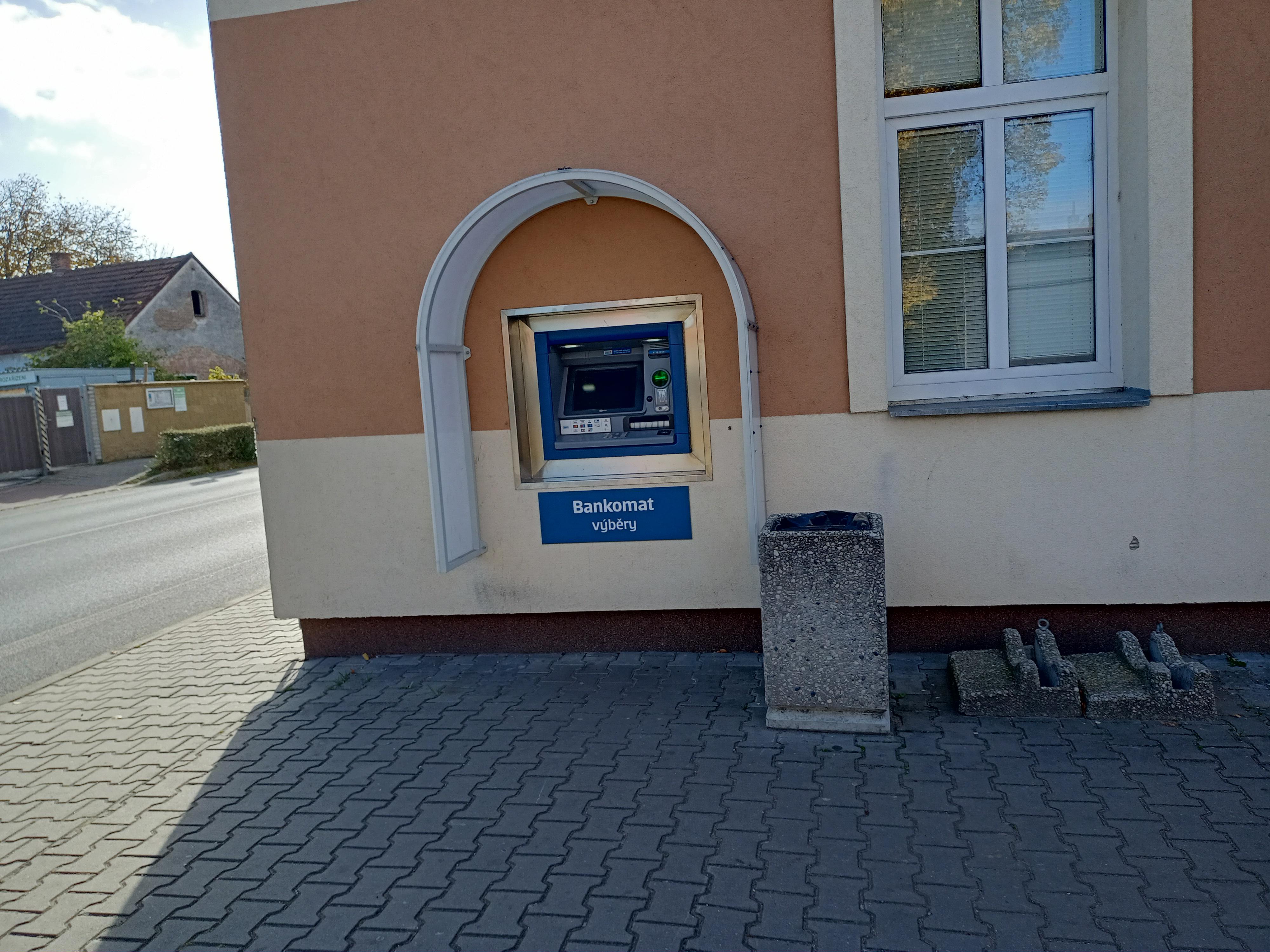 Bankomat České spořitelny foto 1