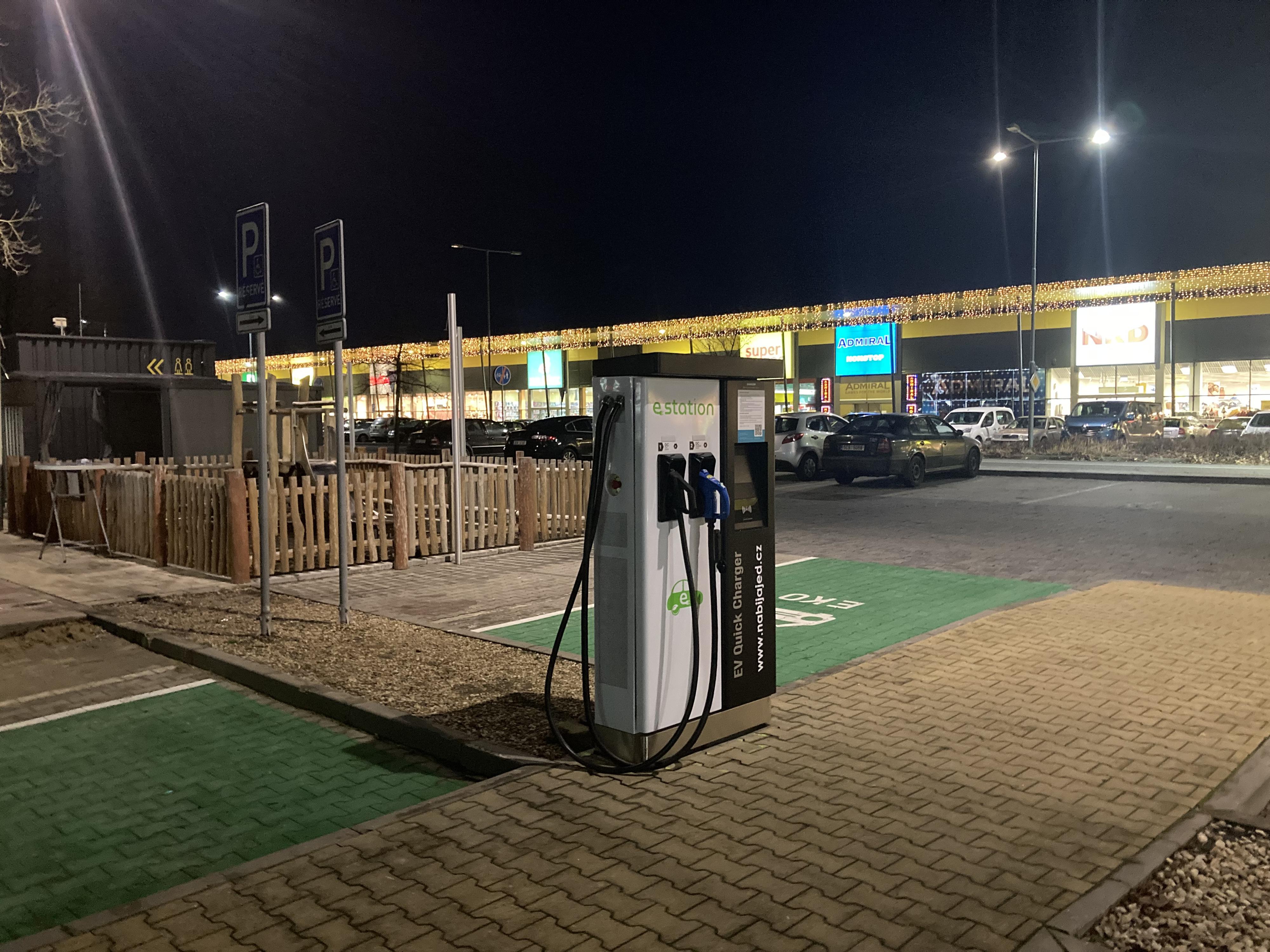 Nabíjecí stanice e-station