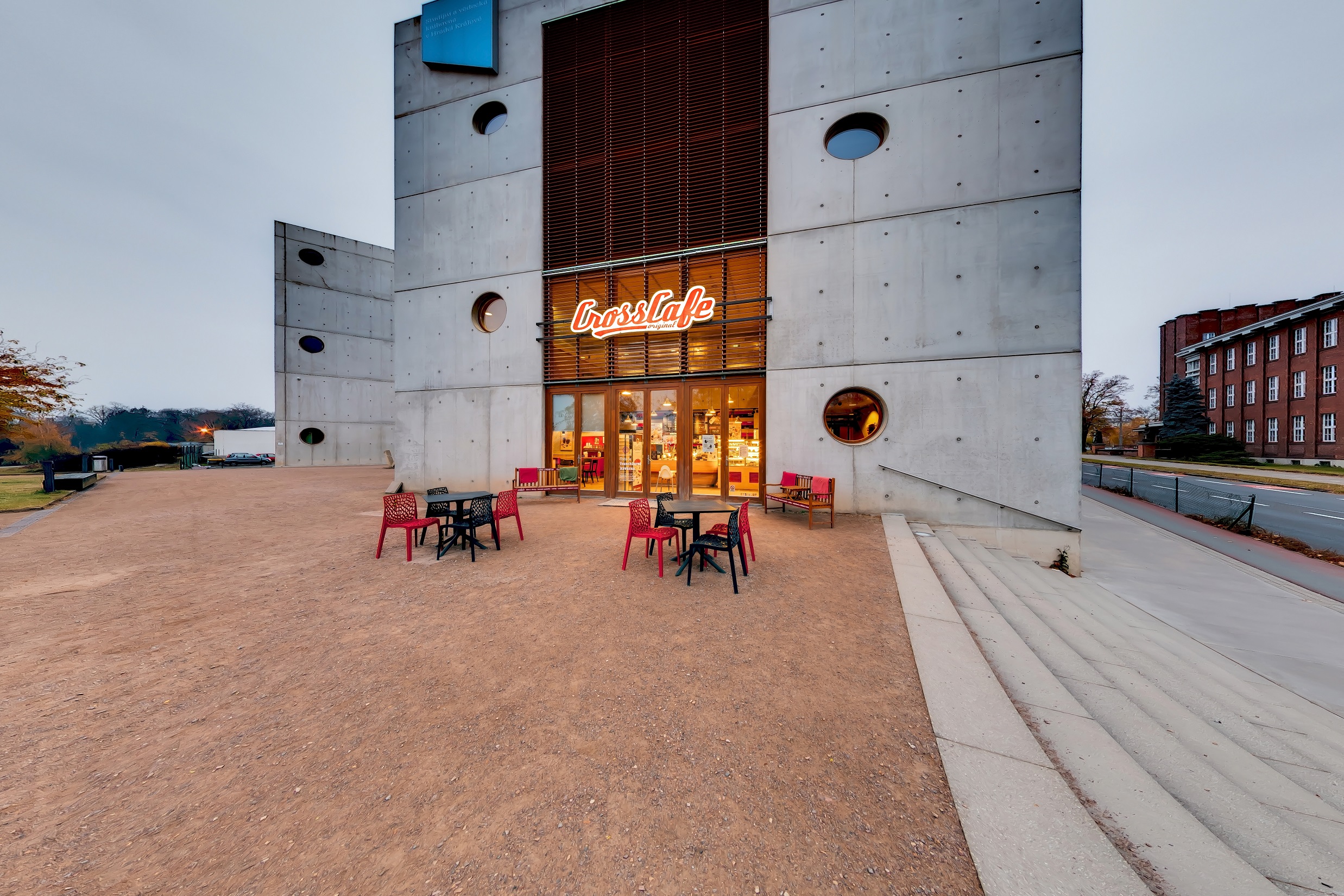 CrossCafe Knihovna foto 3
