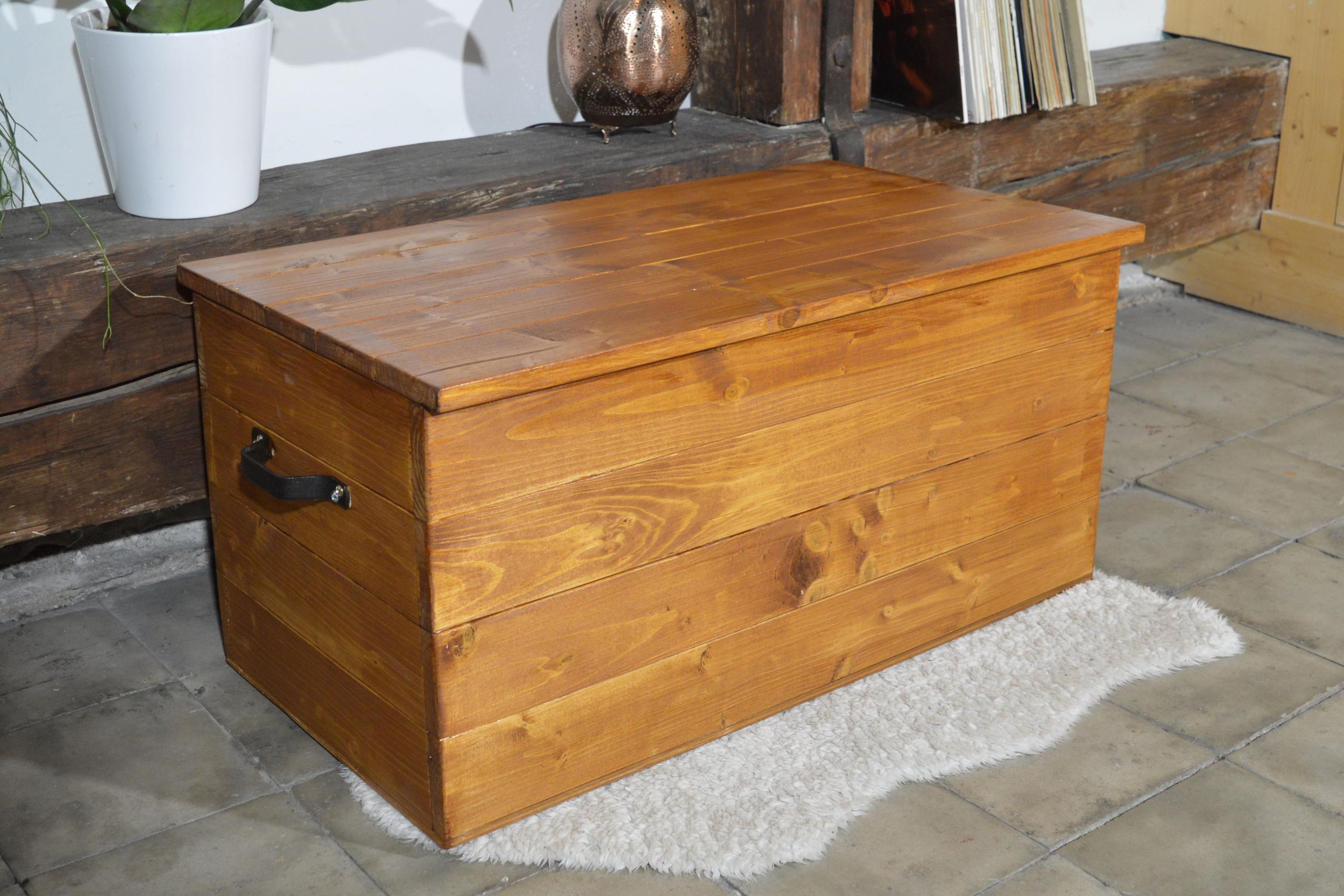 Vem Dřeva Kus - výroba truhel a květinových truhlíků (květináčů)