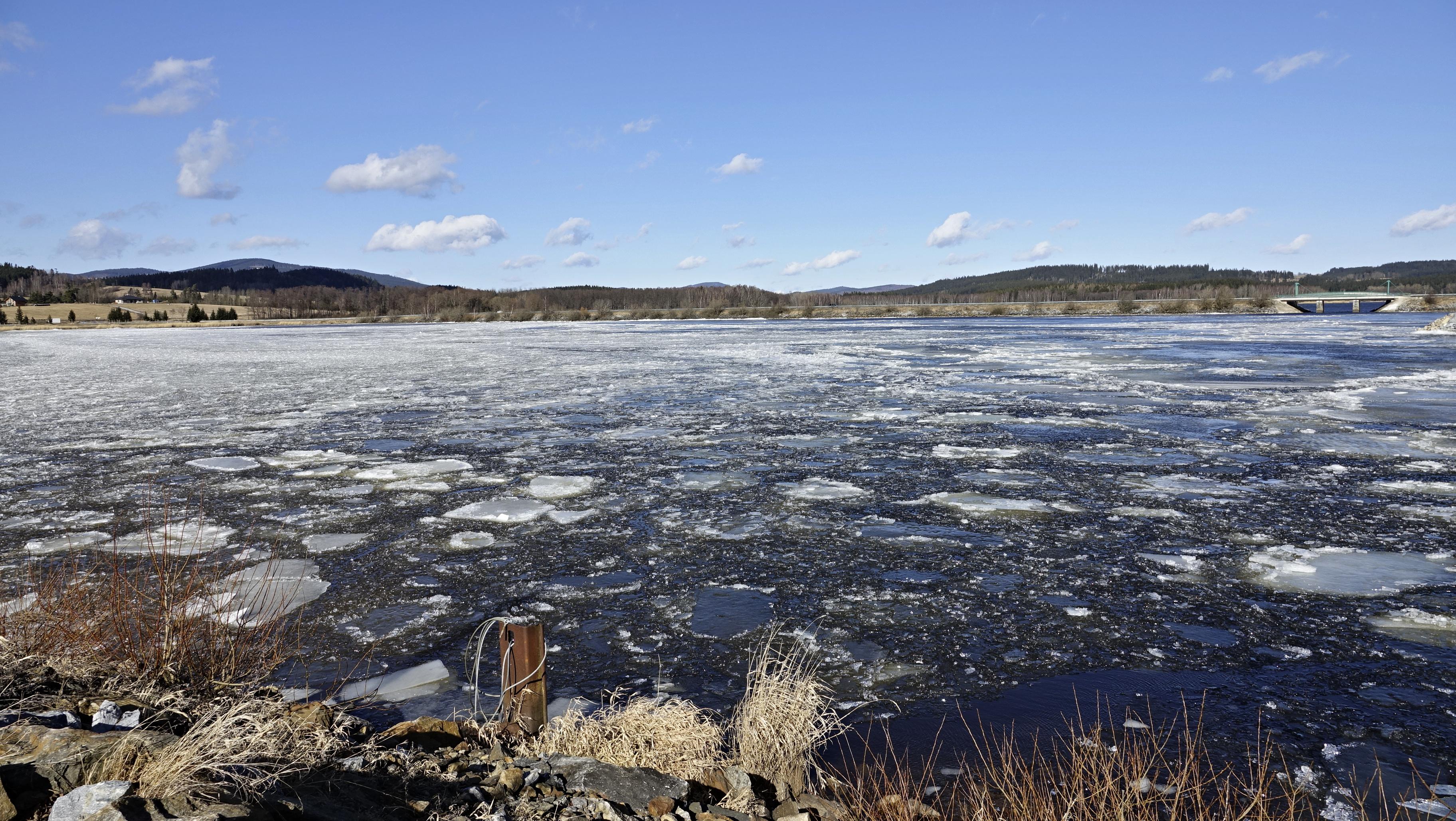 Půjčovna lodiček Lipno - Černá v Pošumaví foto 3