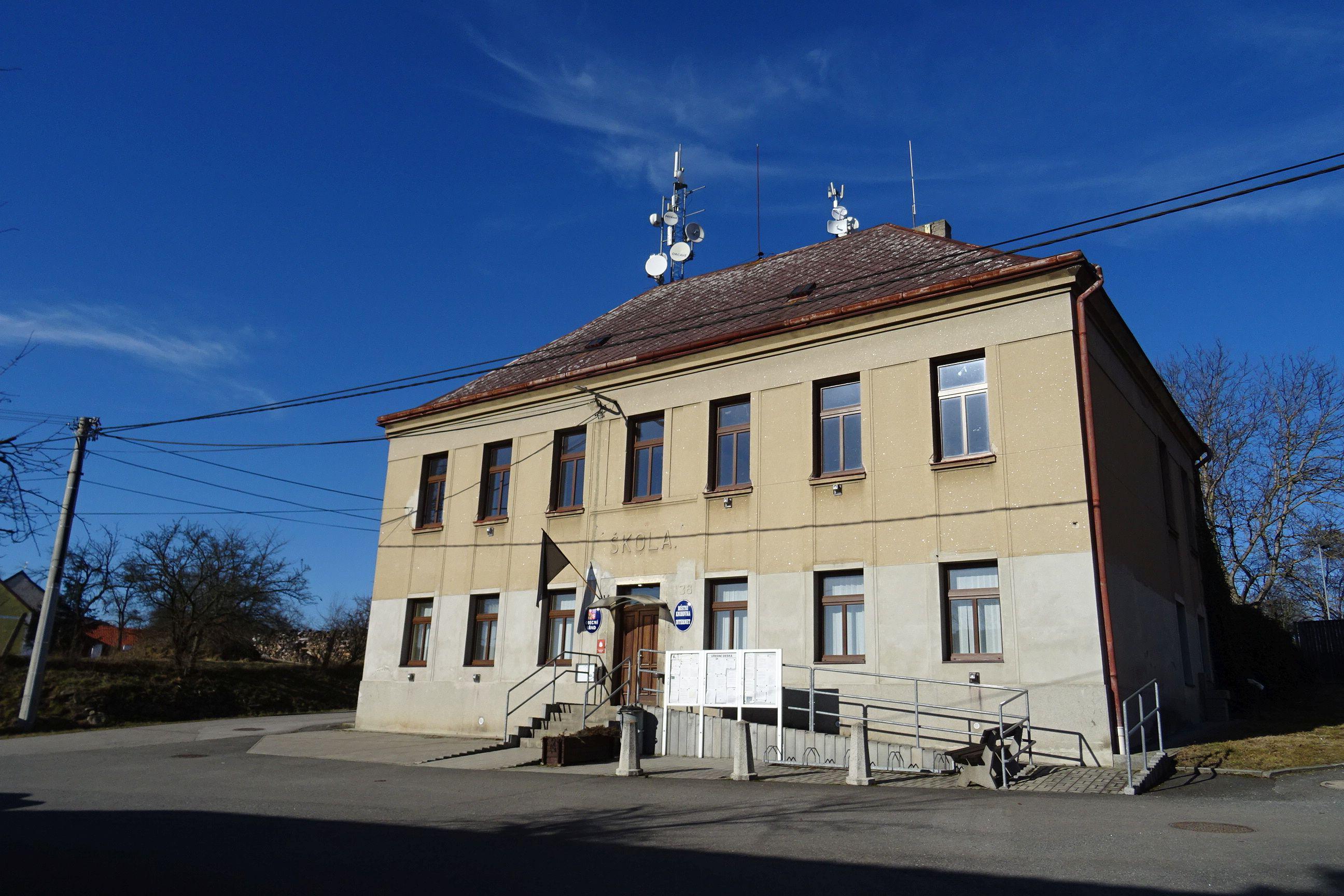 Dráchov - obecní úřad foto 5