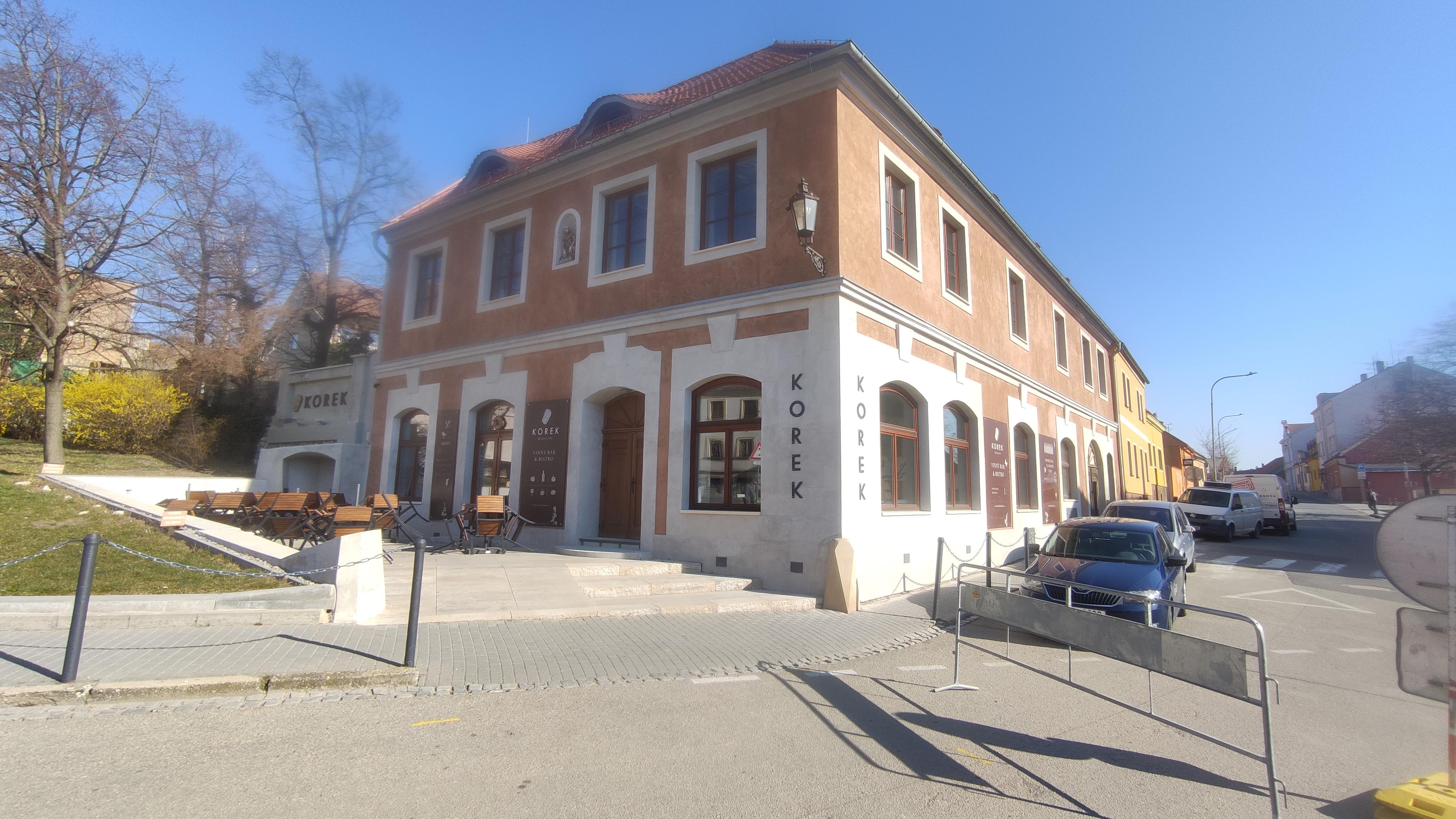 KOREK vinný bar & bistro