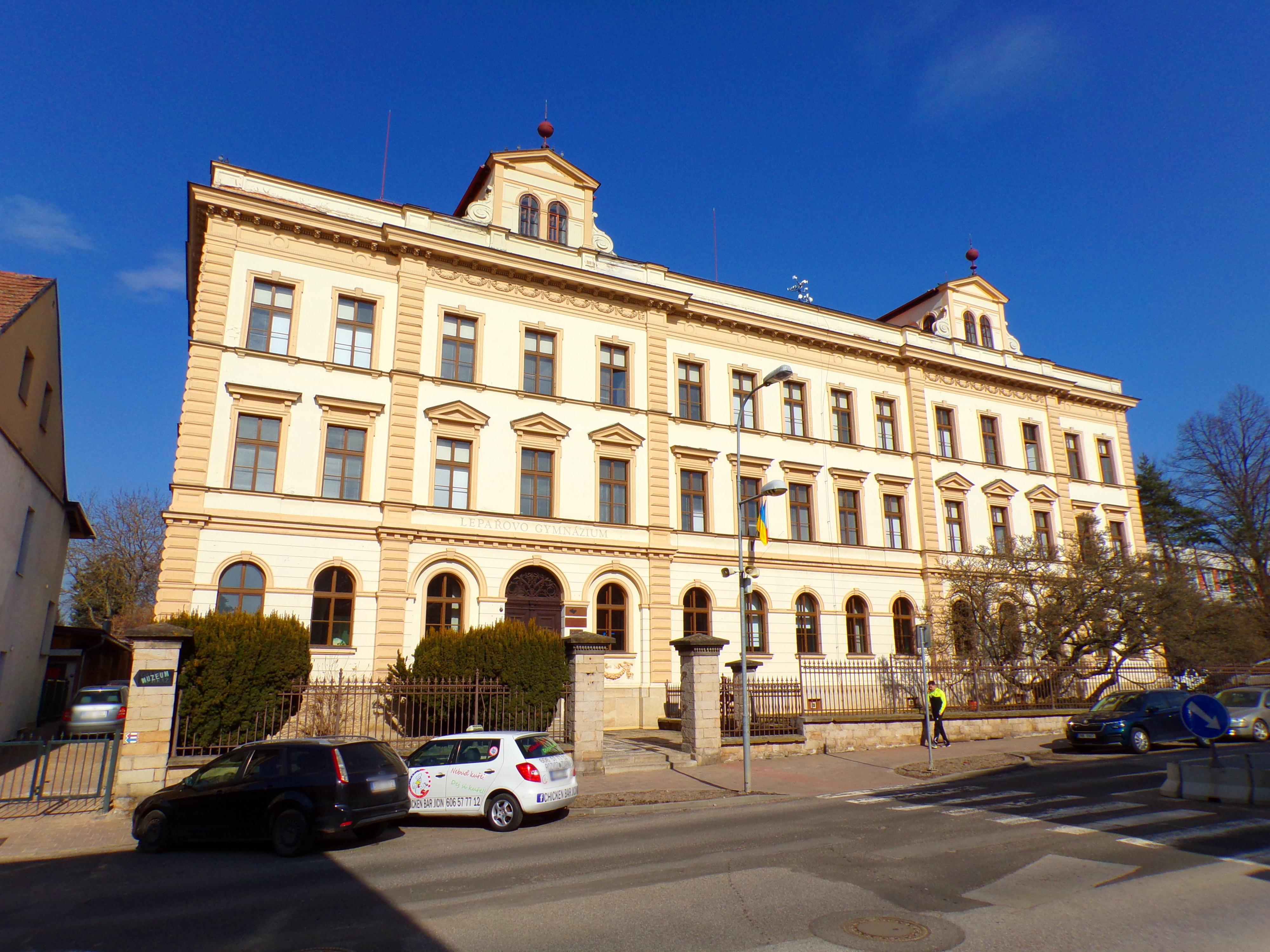 Lepařovo gymnázium Jičín foto 4