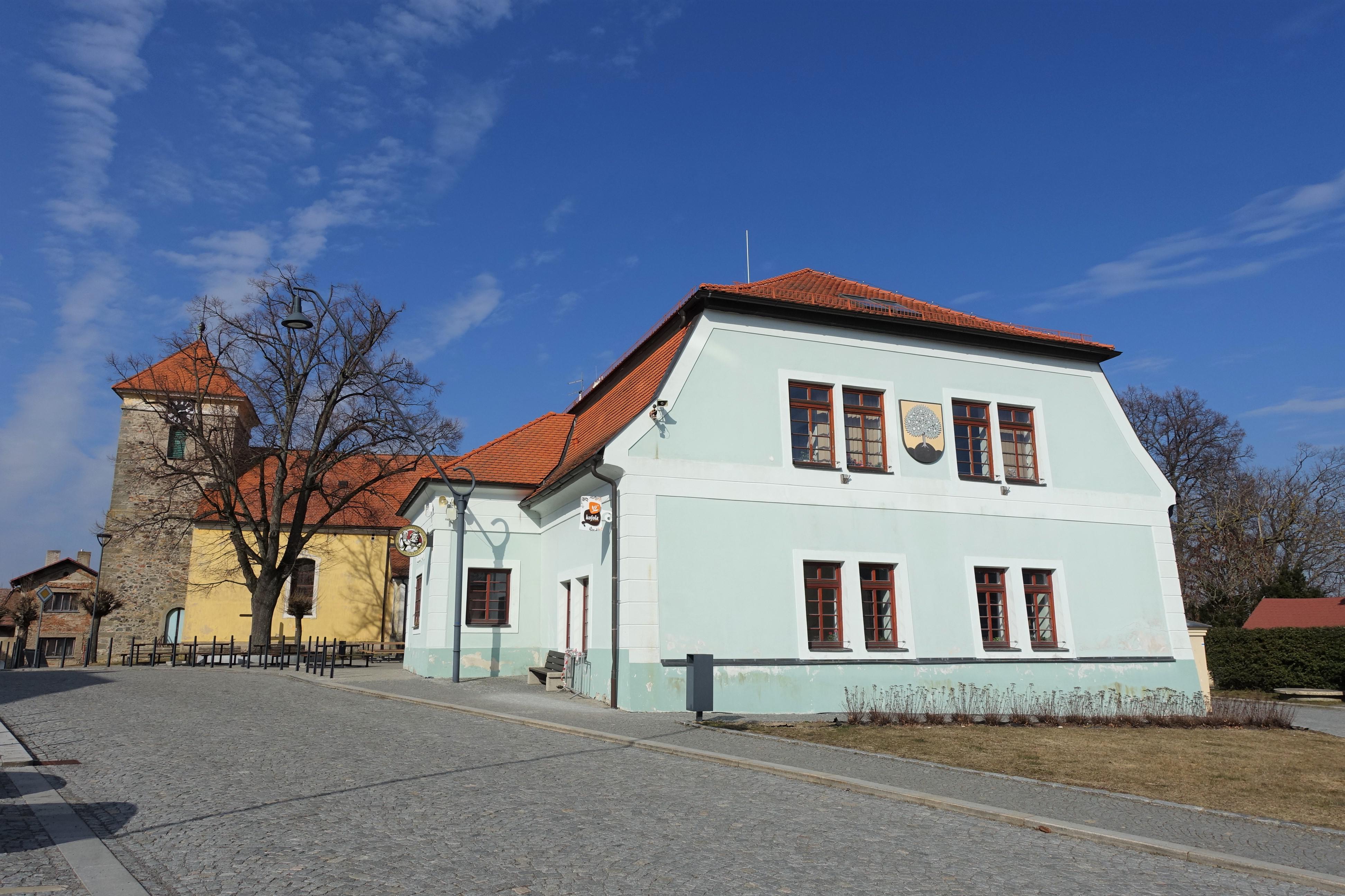 Nasavrky - městský úřad foto 3