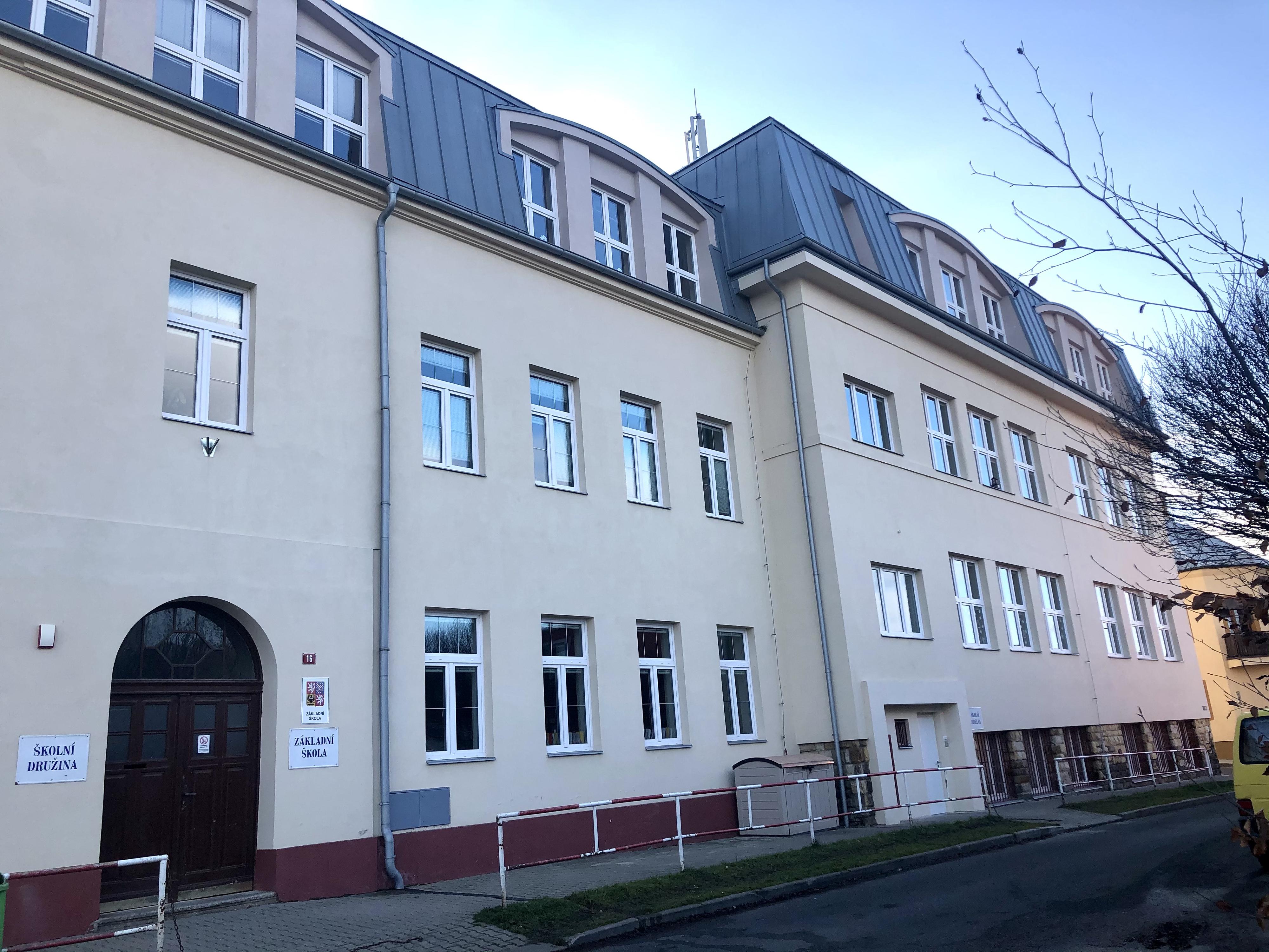 ZŠ, Praha 9 - Kyje, Šimanovská 16 foto 5