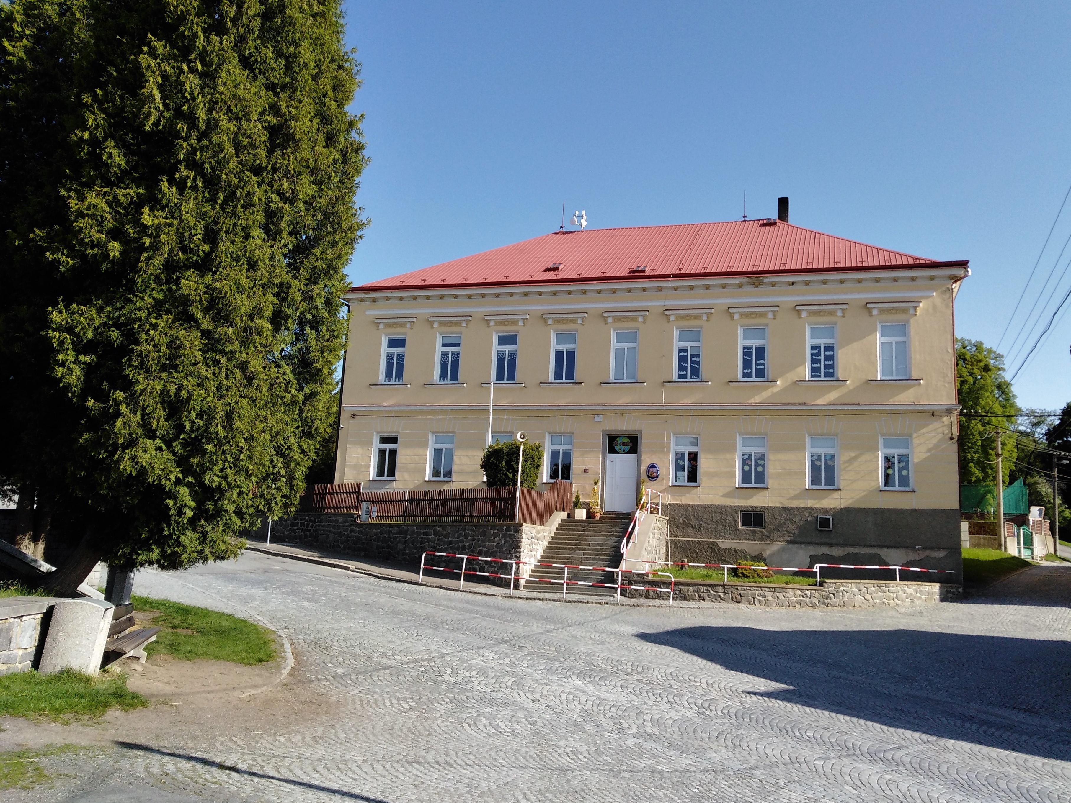 ZŠ a MŠ Miličín okres Benešov foto 2