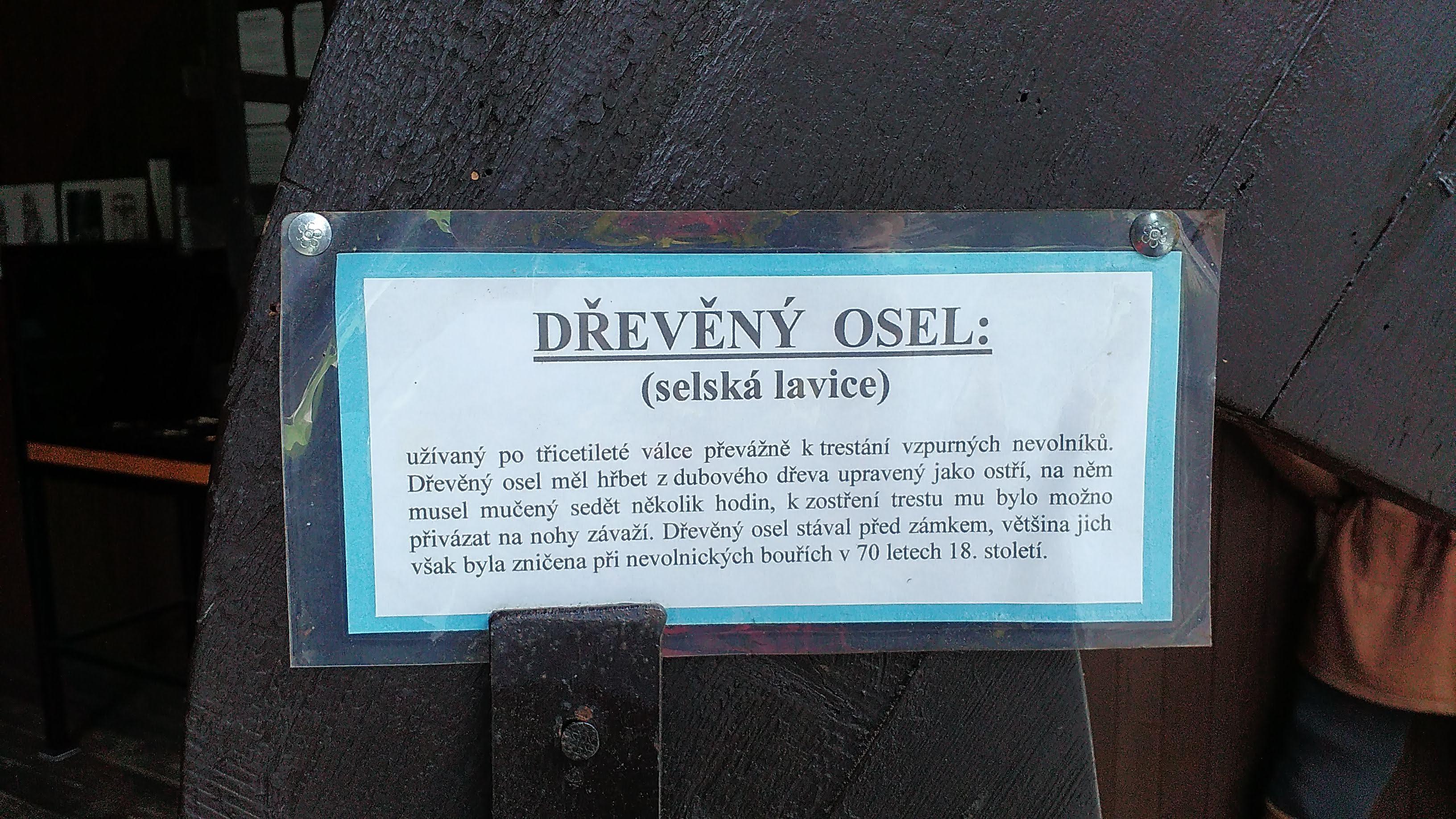 Historický areál Bouzov foto 6