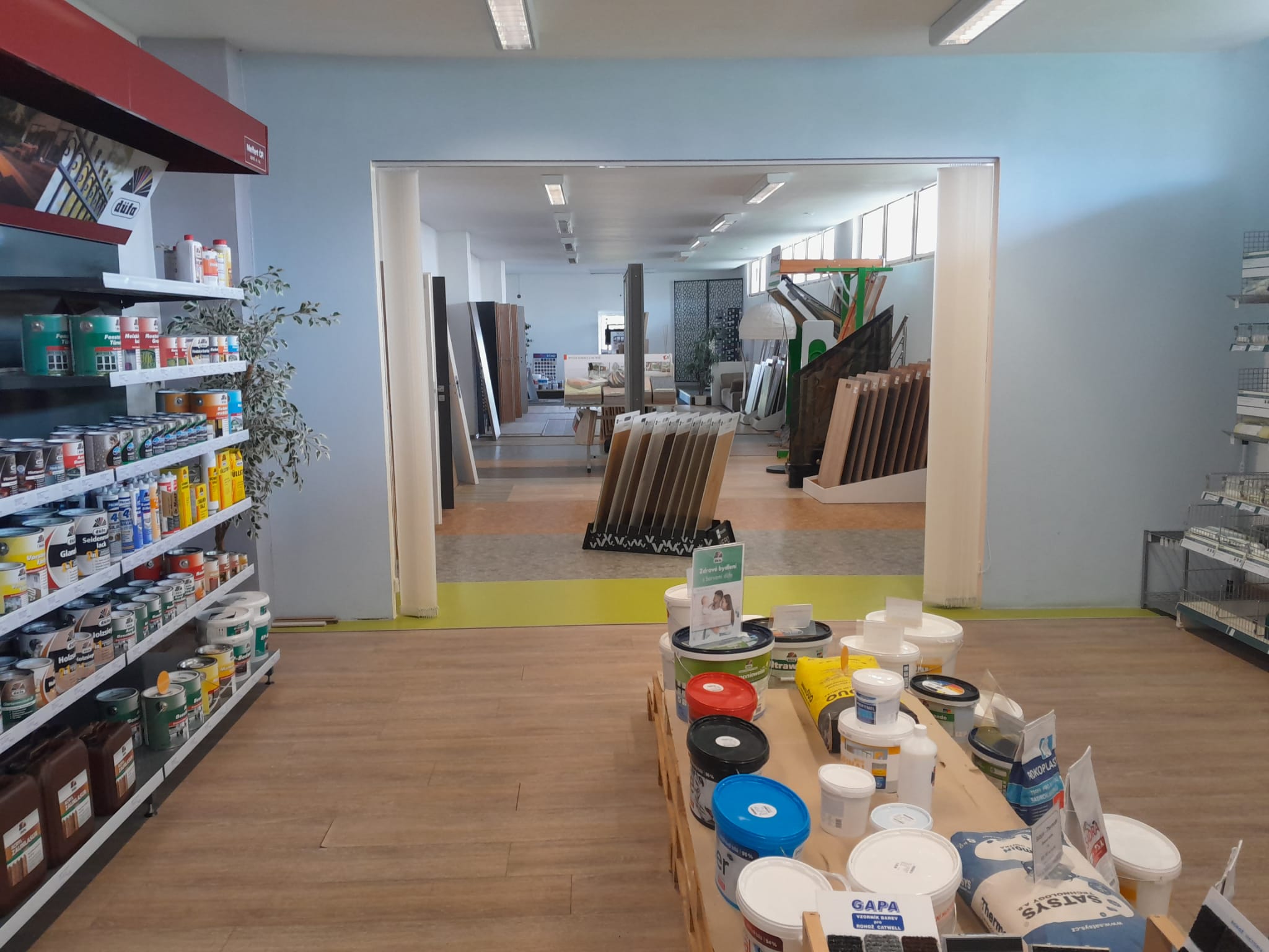 JSP GROUP - Míchací centrum barev a  prodejna dveří a podlah foto 6