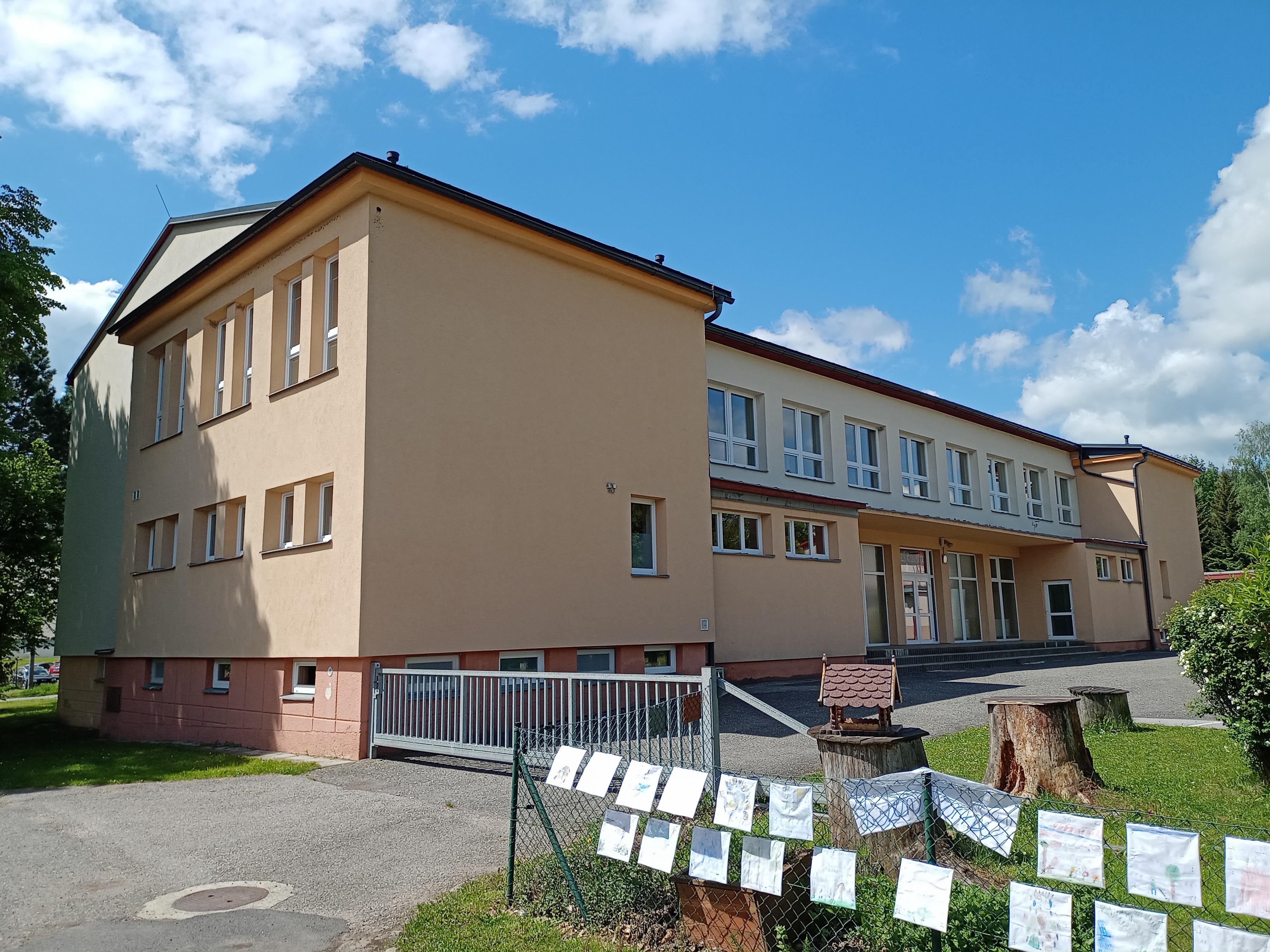 Základní škola a Mateřská škola, Radvanice, okres Trutnov