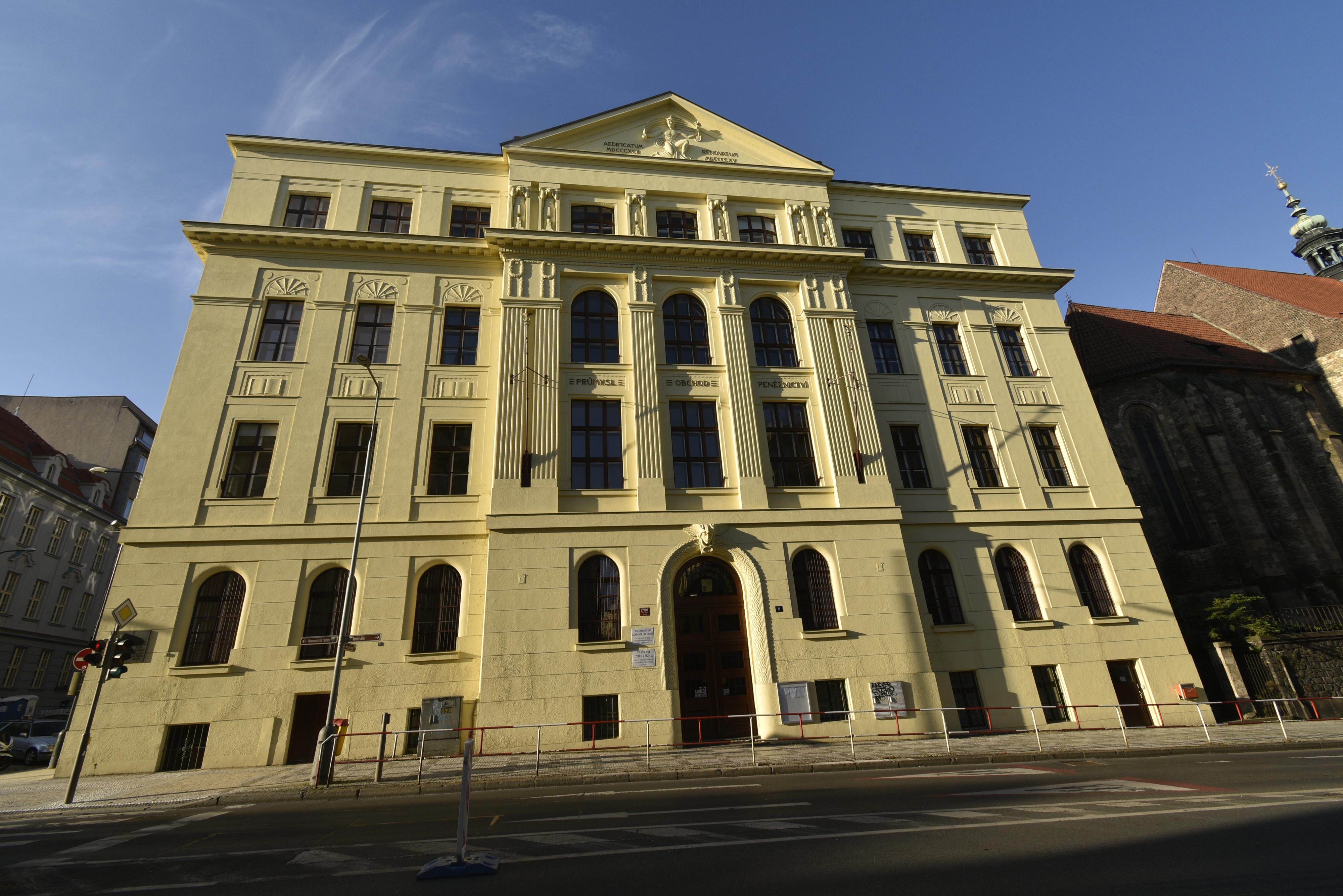 Českoslovanská akademie obchodní Dr. Edvarda Beneše, střední odborná škola, Praha 2 foto 5