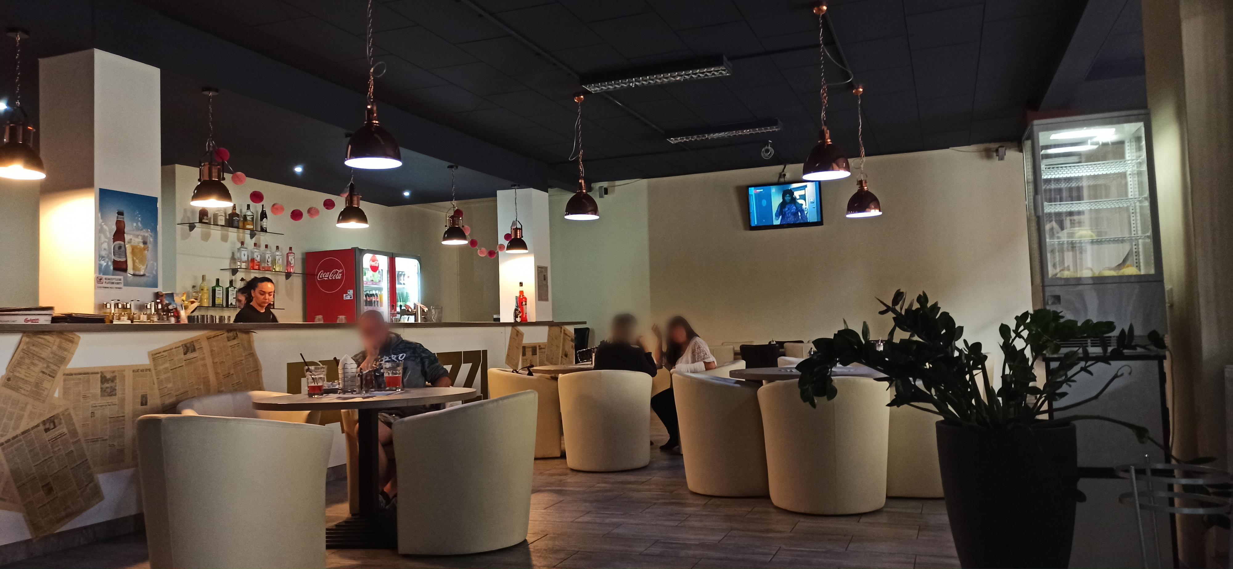 PIZZERIE & RESTAURACE PAPARAZZI foto 4