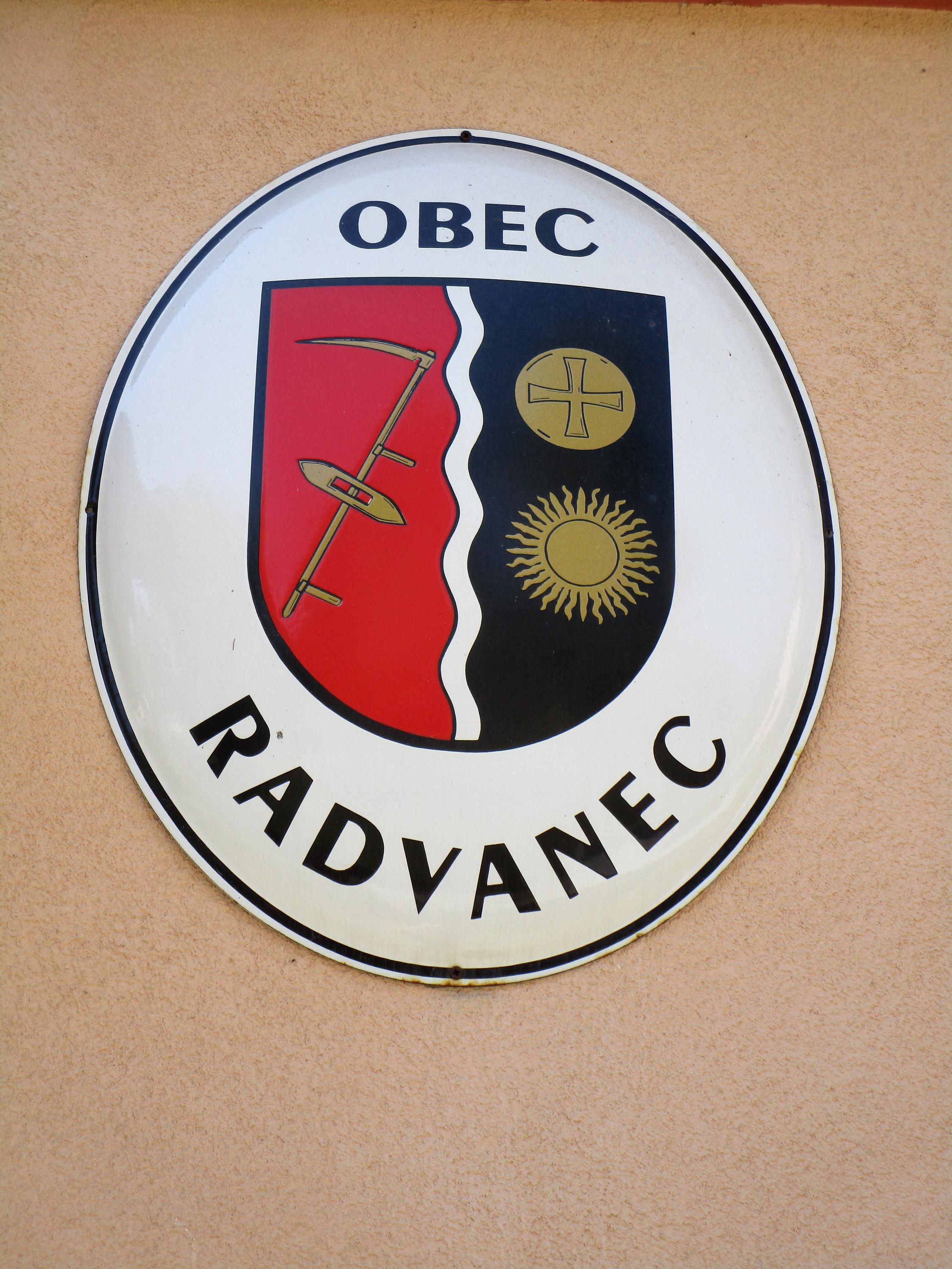 Radvanec - obecní úřad foto 3