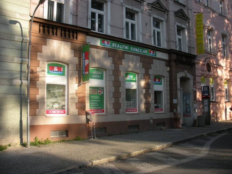 Lucie Pouzarová - realitní makléřka M&M reality foto 2