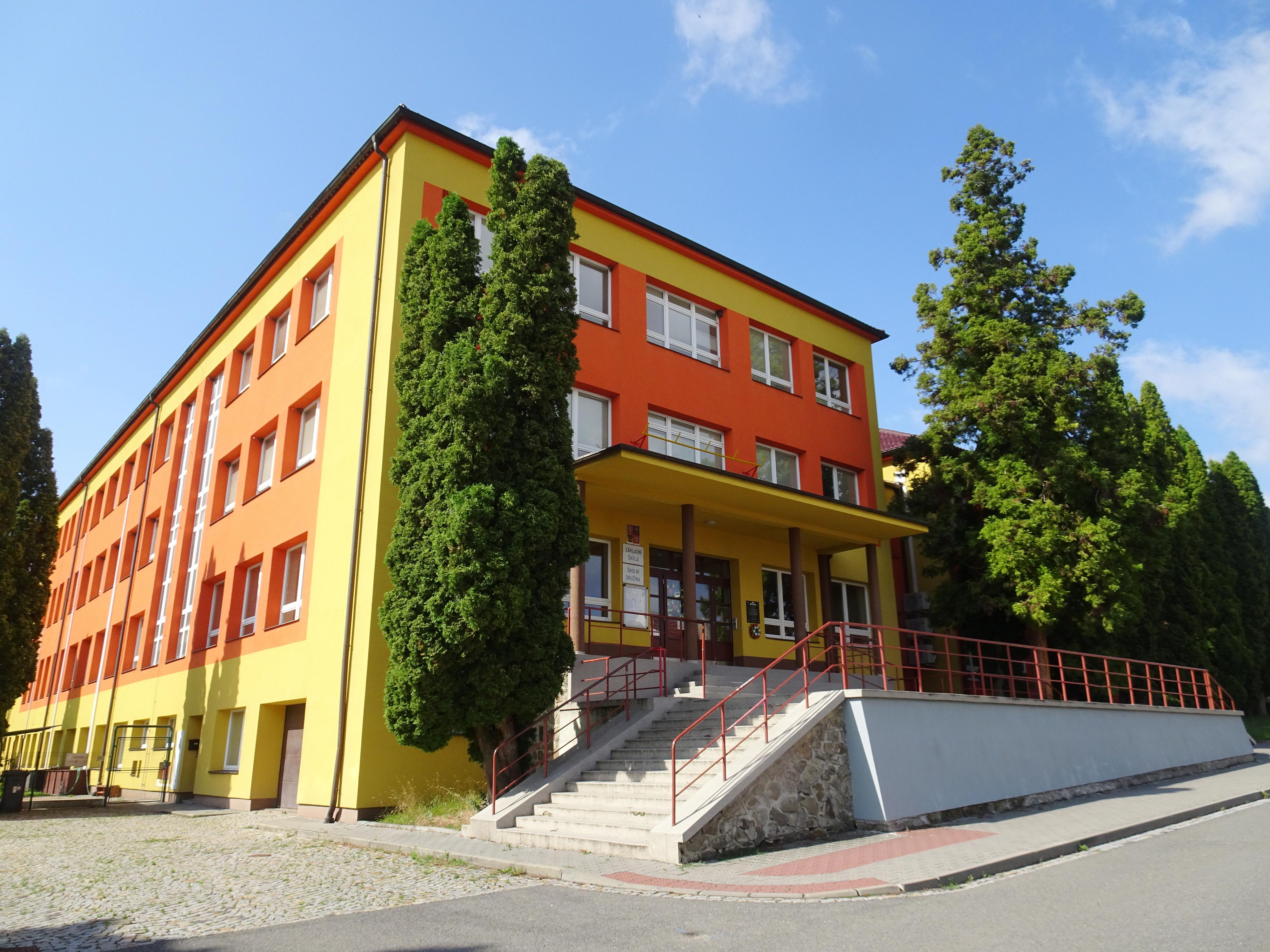 ZŠ Josefa Bublíka, Bánov