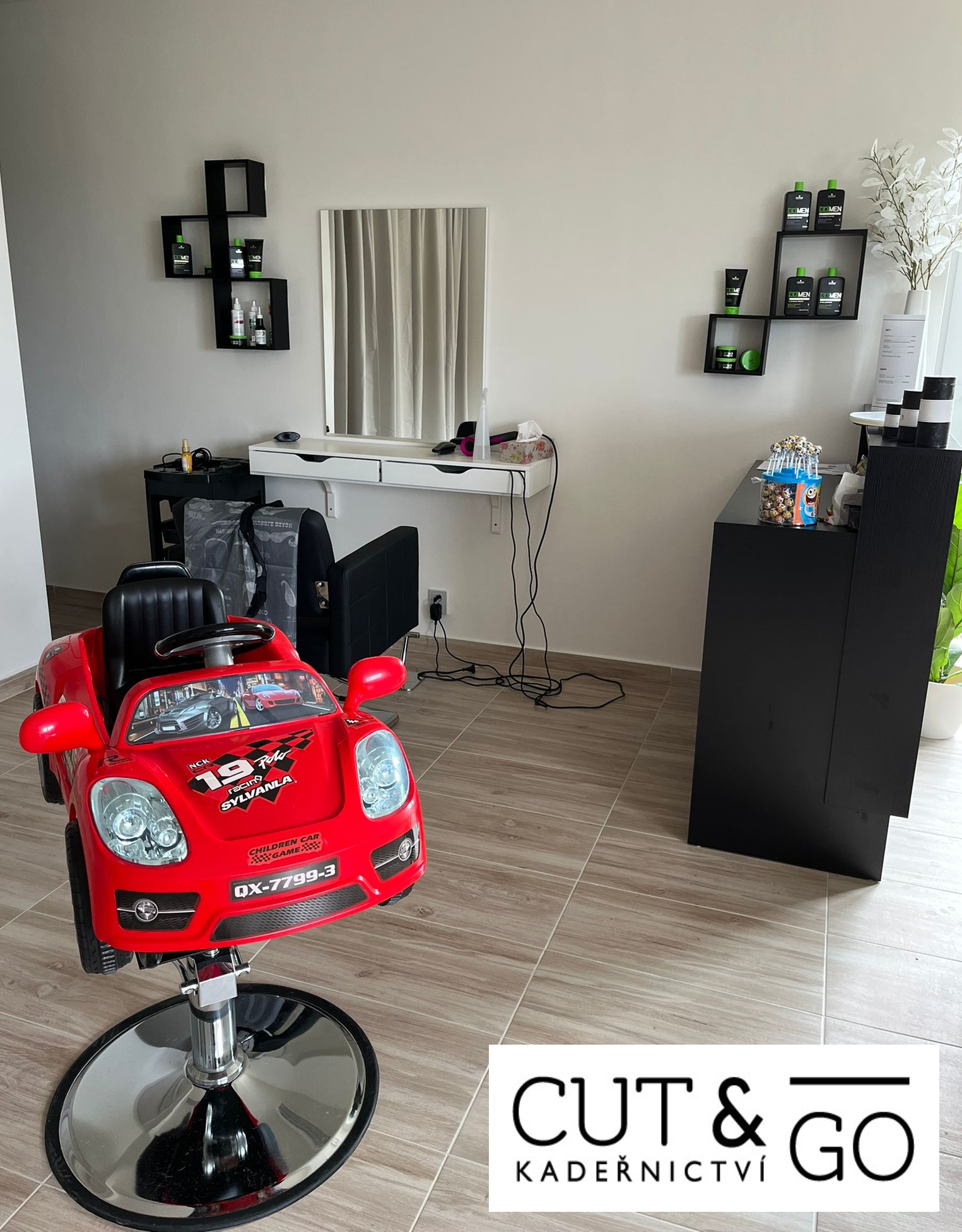 CUT&GO Kadeřnictví foto 3