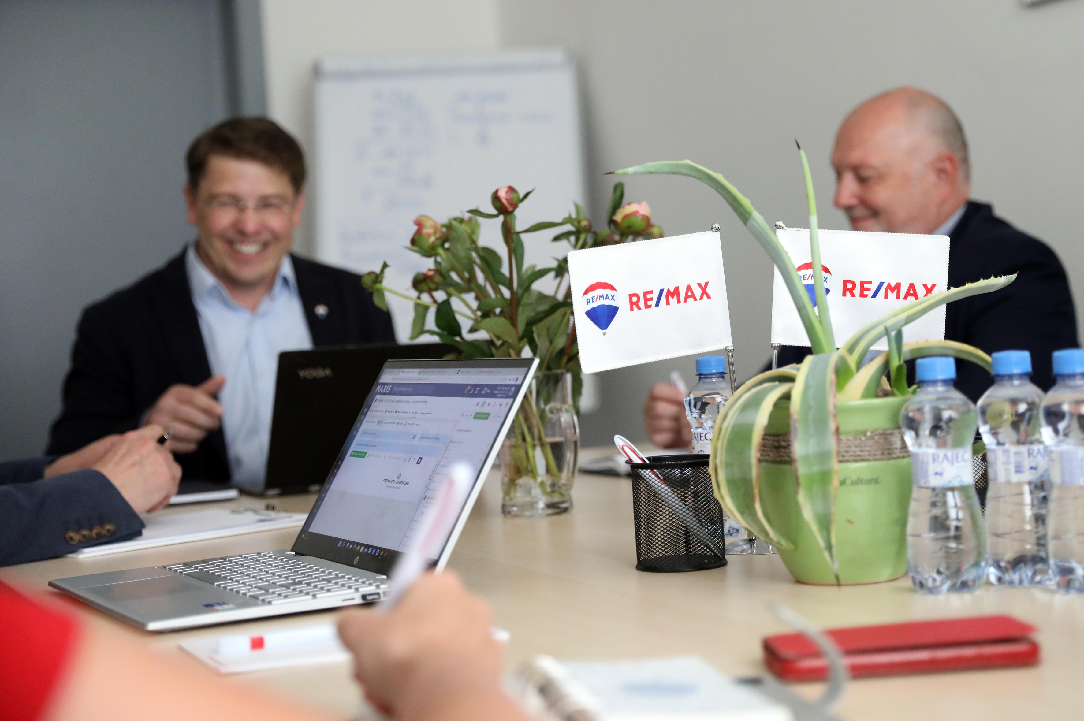 RE/MAX Infinity