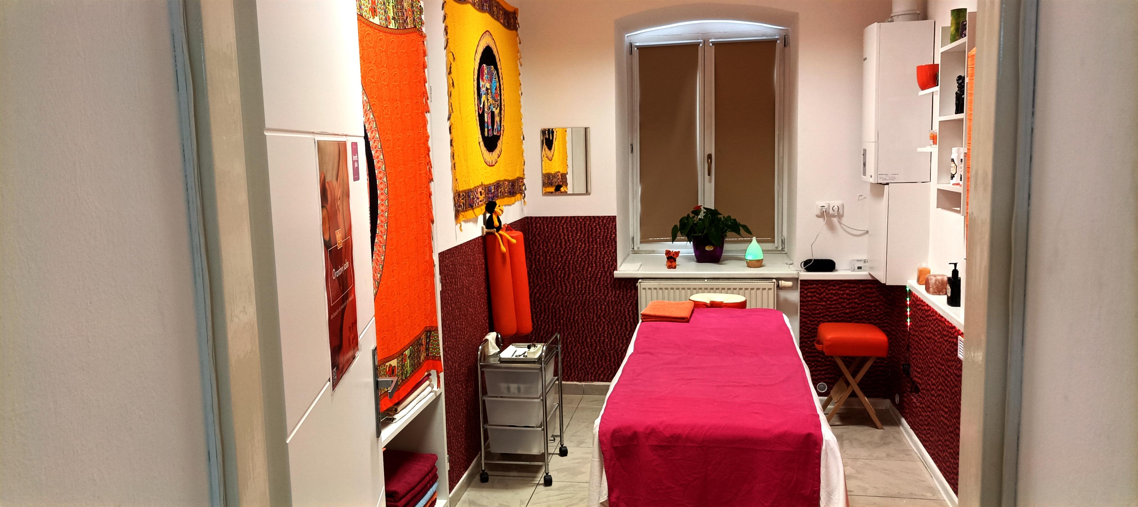 Oranžový salón foto 2