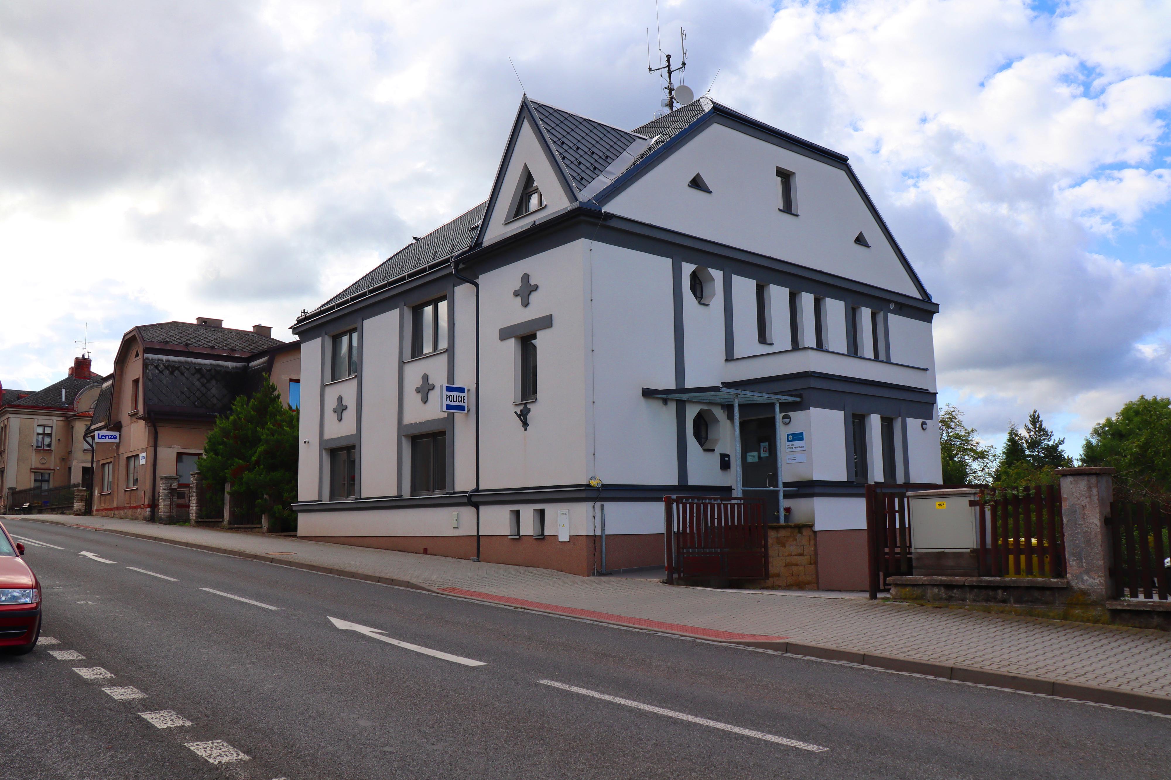 Policie ČR - Obvodní oddělení Červený Kostelec foto 4