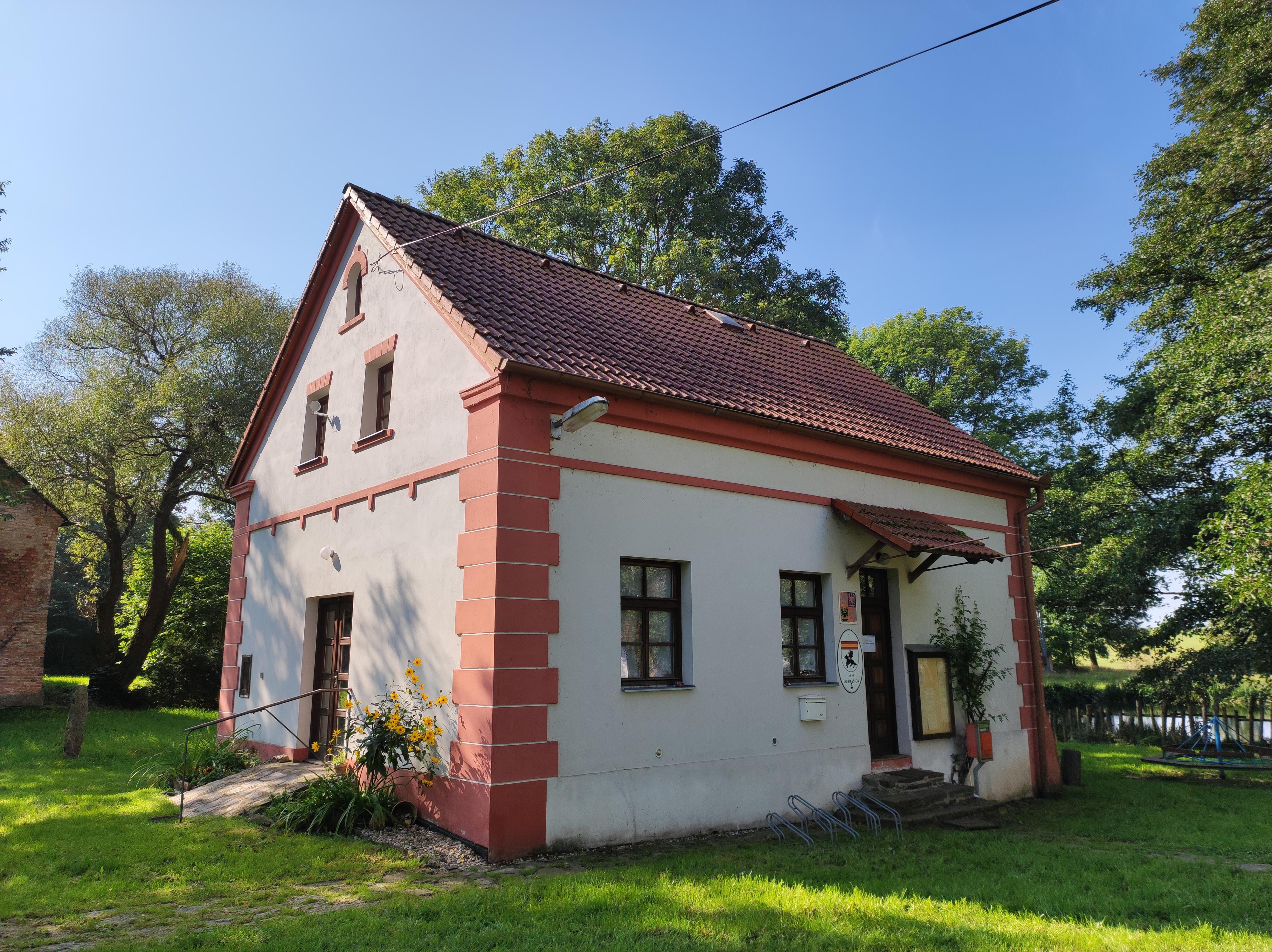 Olbramov - obecní úřad foto 3