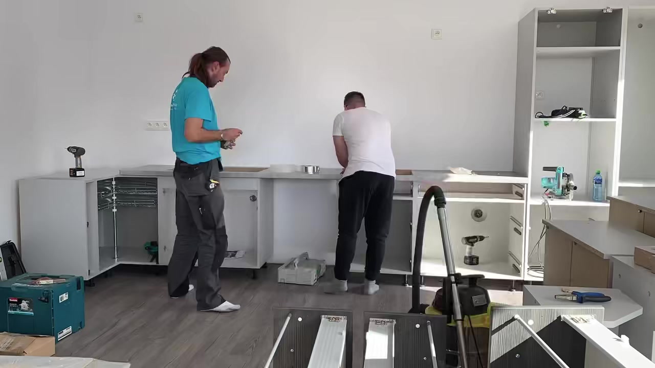 NÁBYTEK SPRINT - KUCHYNĚ foto 2 (náhled videa)