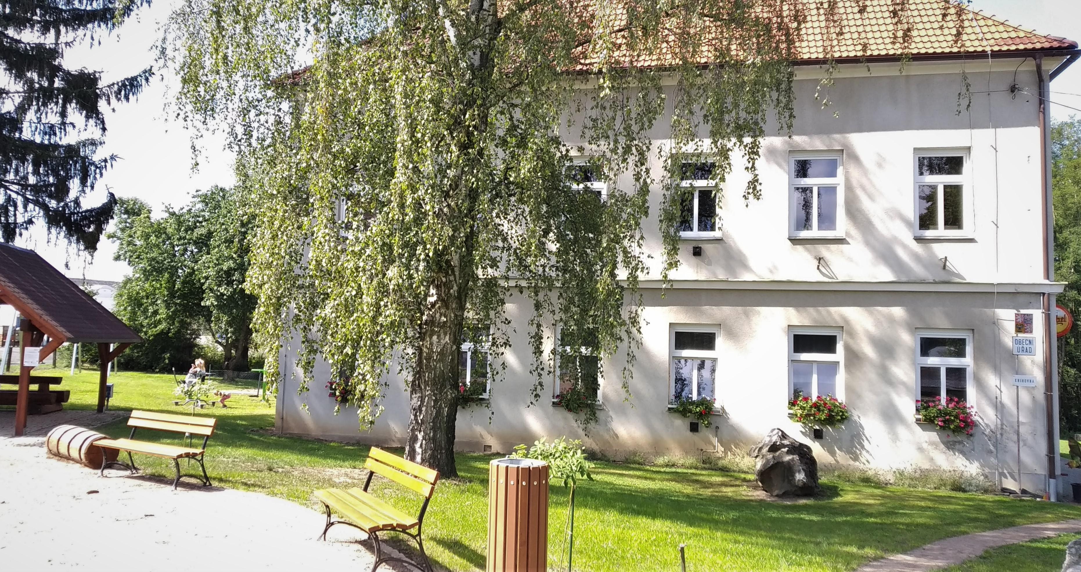 Kněžice - obecní úřad foto 1