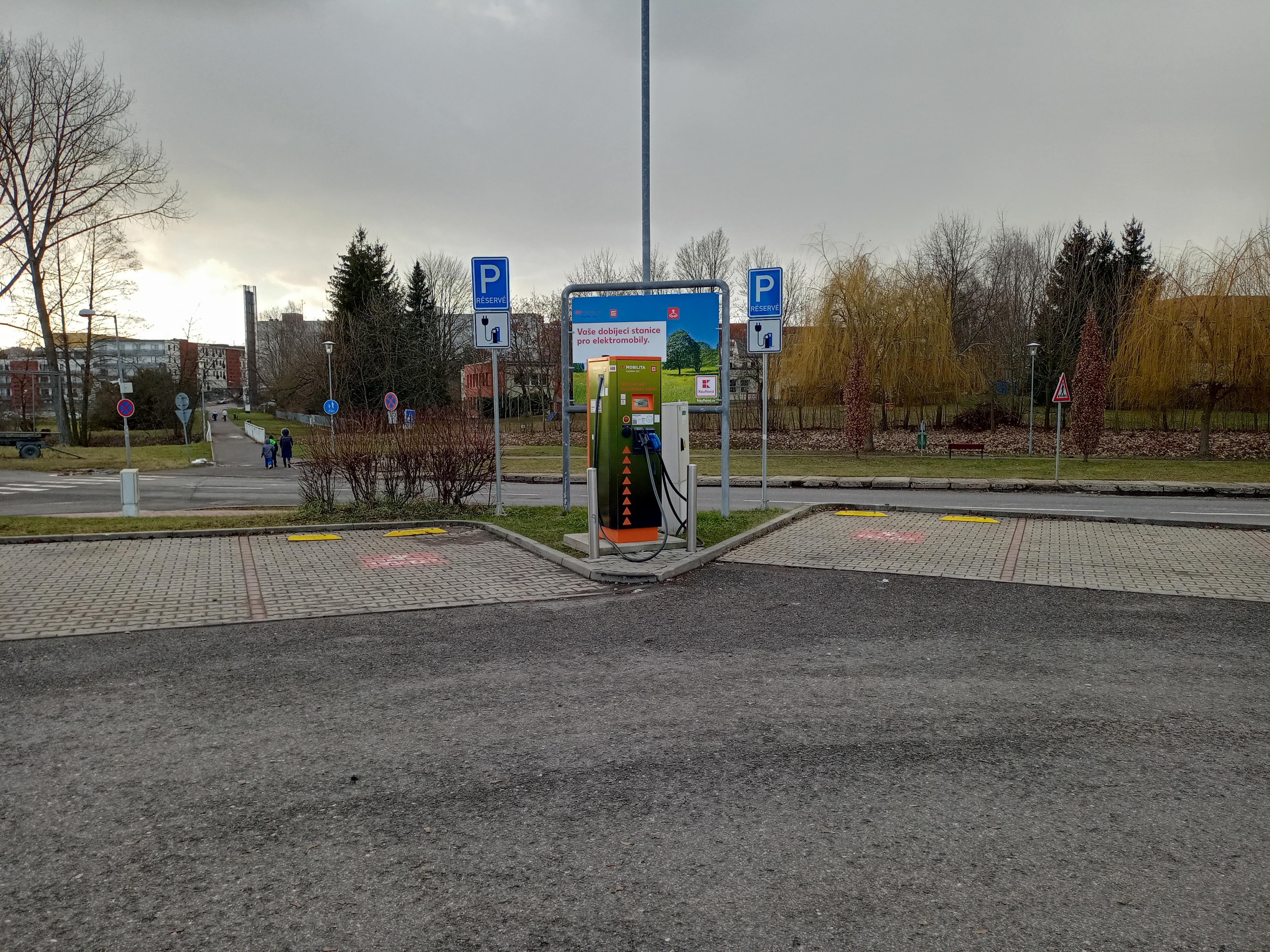 Nabíjecí stanice ČEZ foto 2