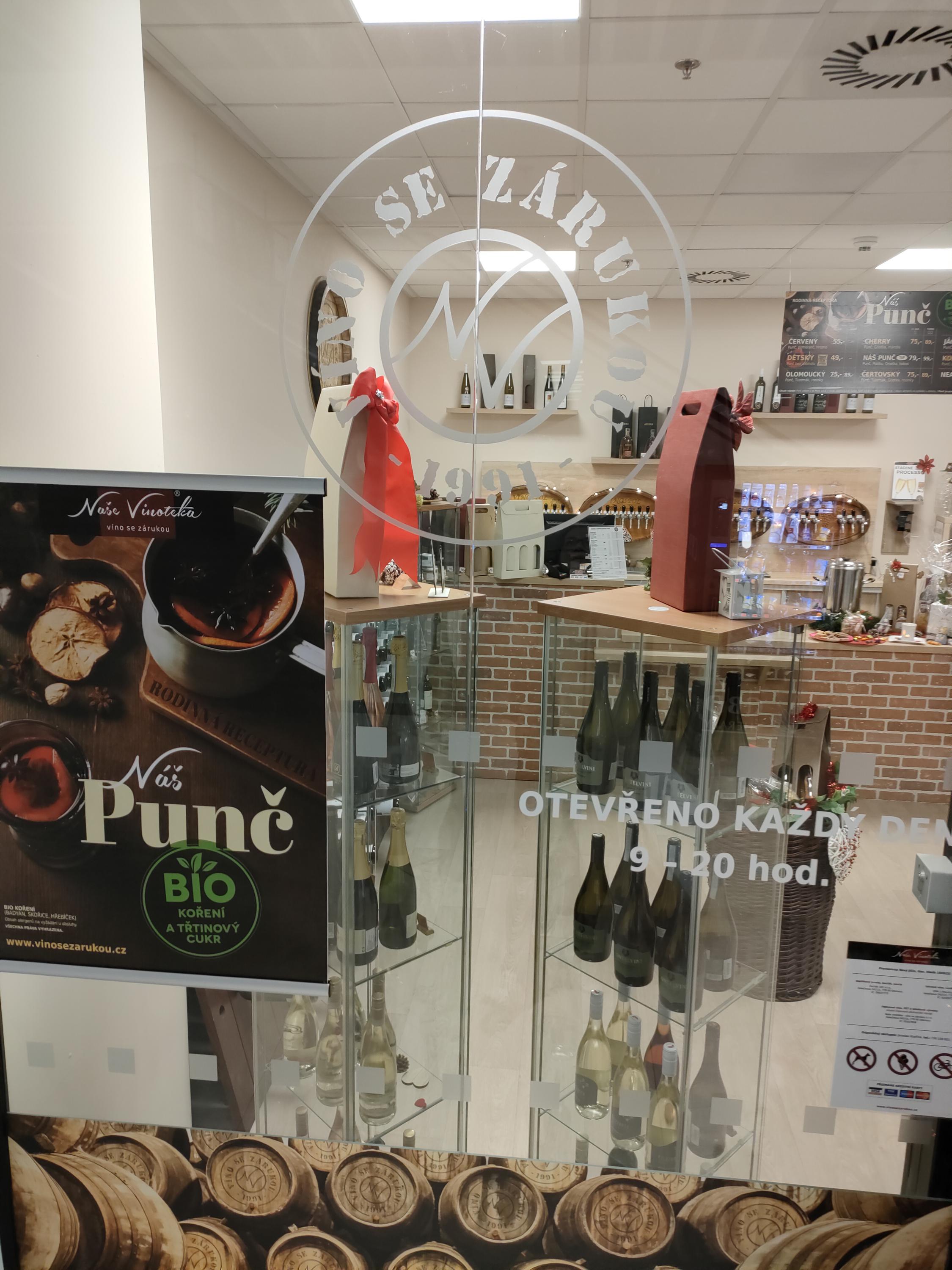 Naše Vinotéka - víno se zárukou foto 5