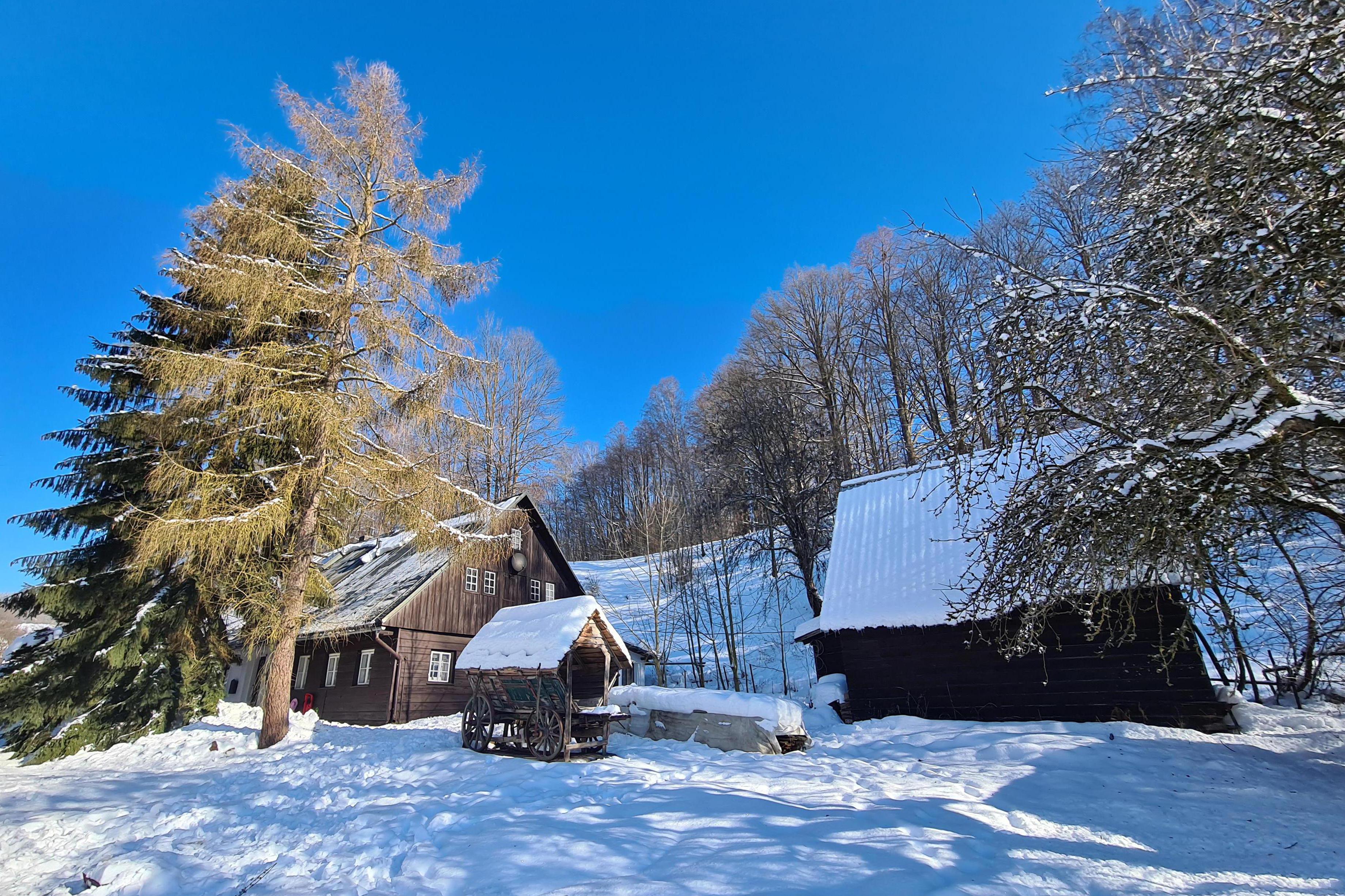 Chalupa za smrkem foto 1