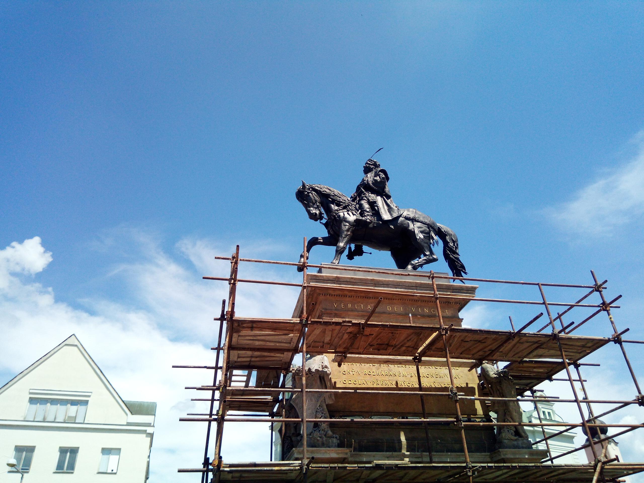 Památník krále Jiřího z Poděbrad foto 4