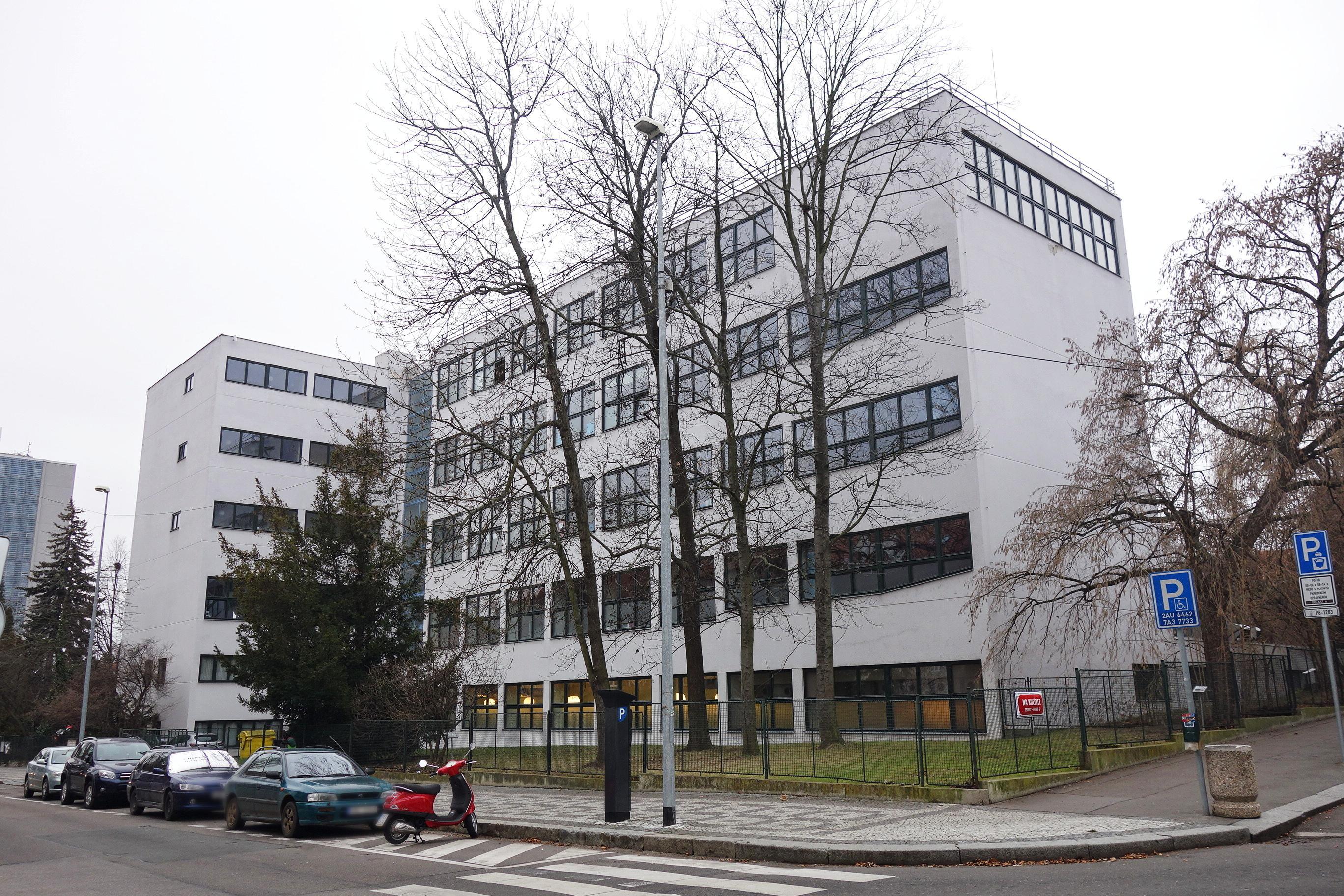 ZŠ a MŠ Praha 6, Bílá foto 4