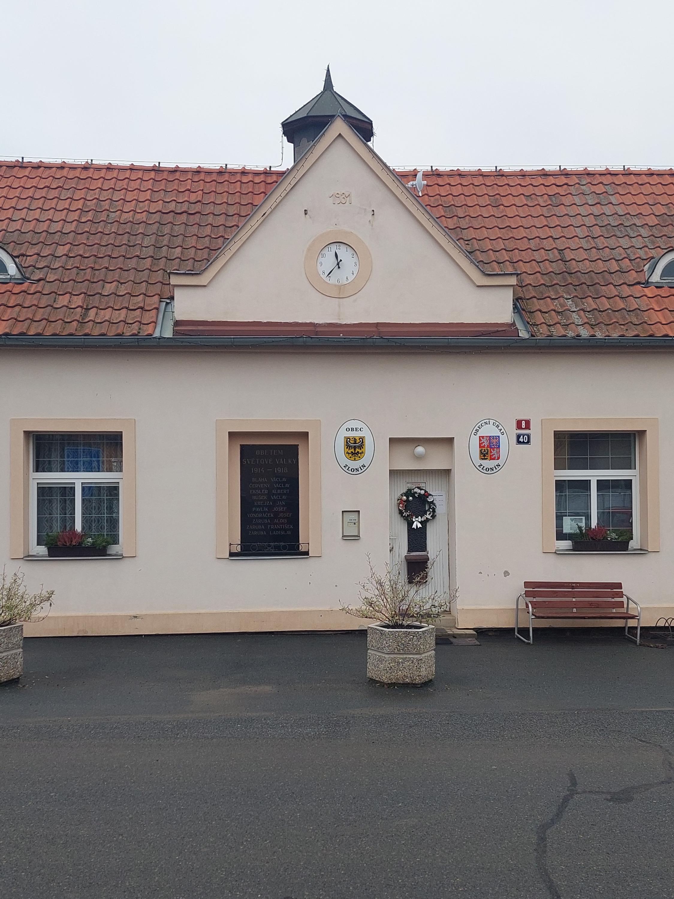 Zlonín - obecní úřad foto 3