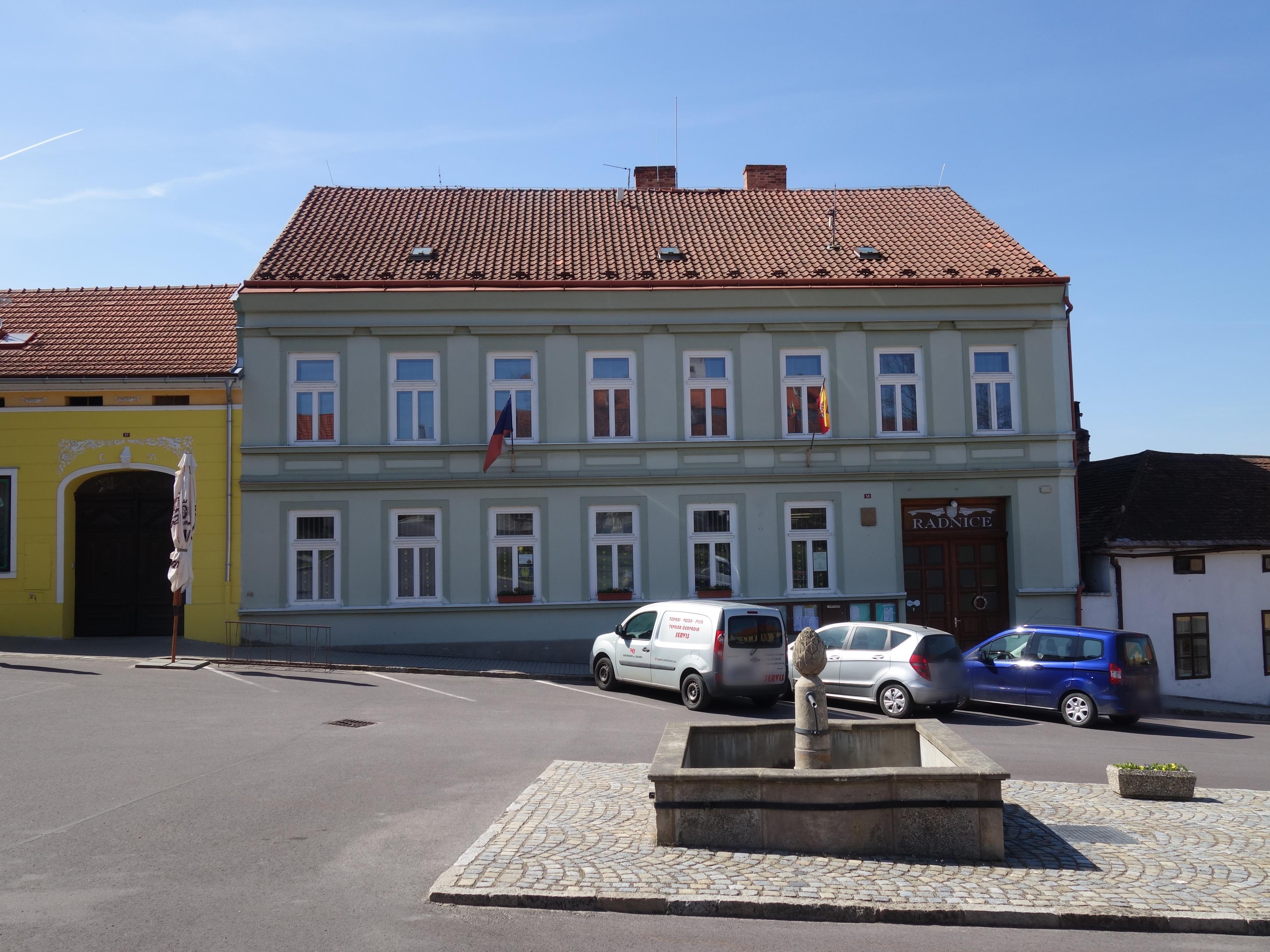 Jevišovice - městský úřad foto 3
