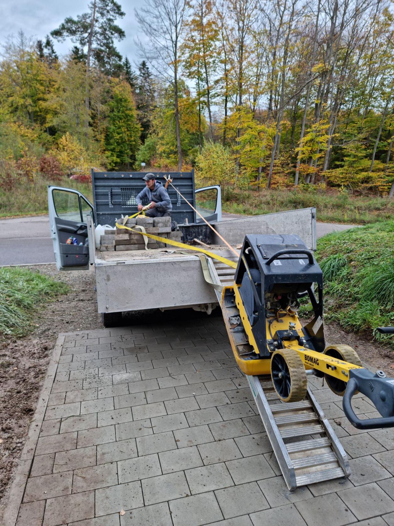 Jan Šedivý - Obkladačské a bourací práce foto 3