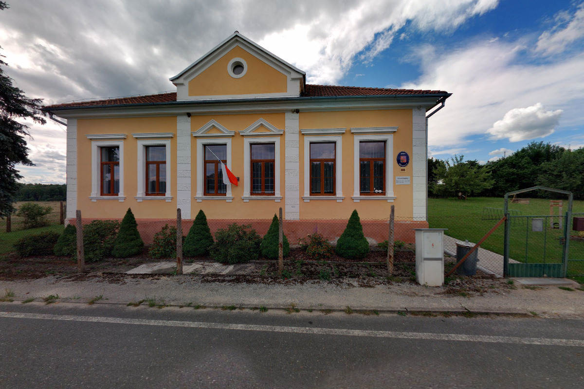 Hranice - obecní úřad foto 3