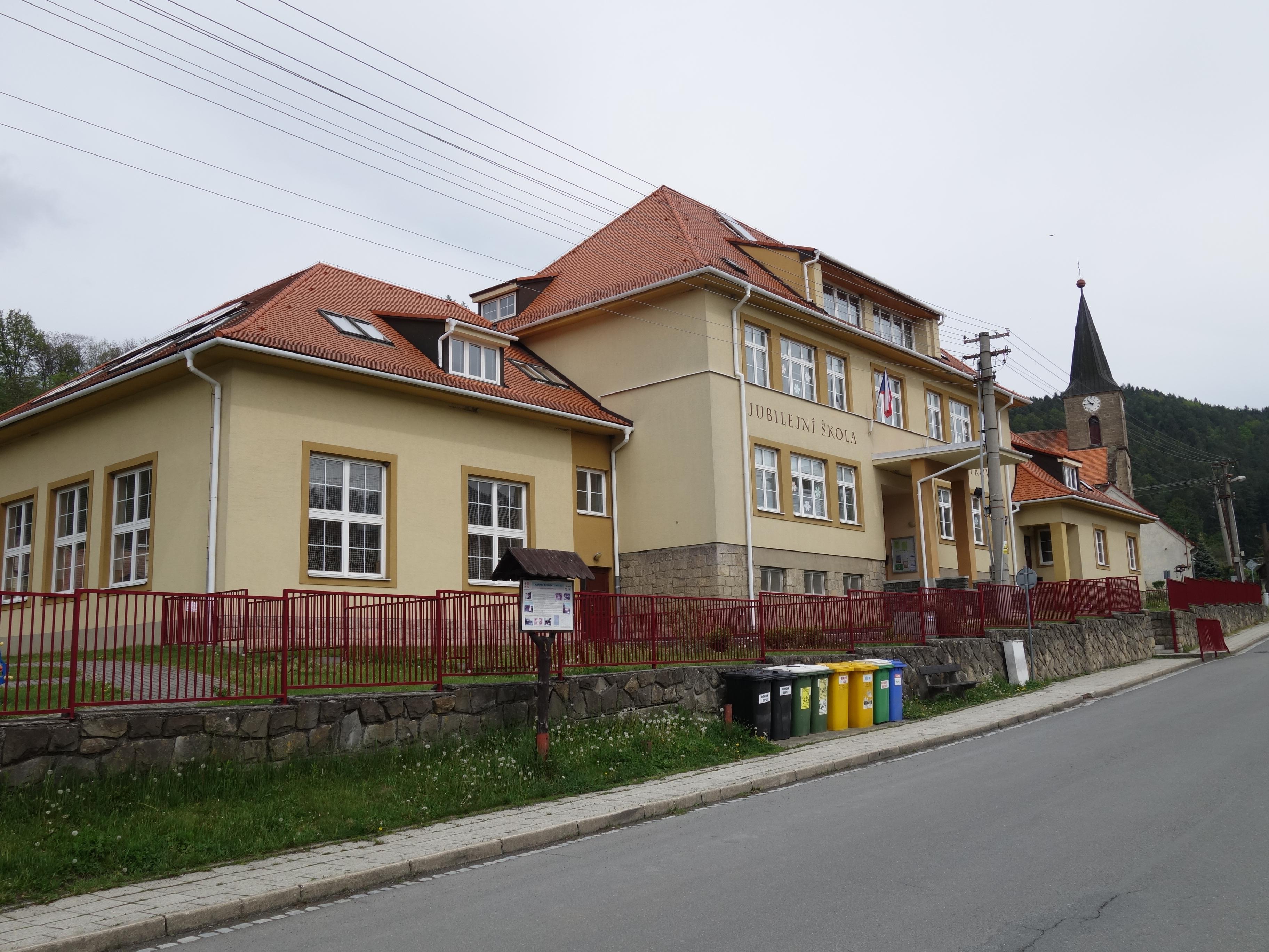 Jubilejní ZŠ T. G. Masaryka a MŠ Rusava