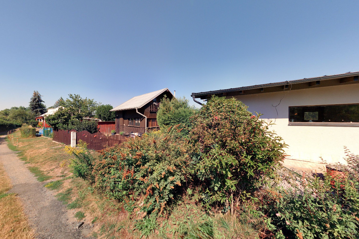 Bungalov na břehu Labe s vlastním molem