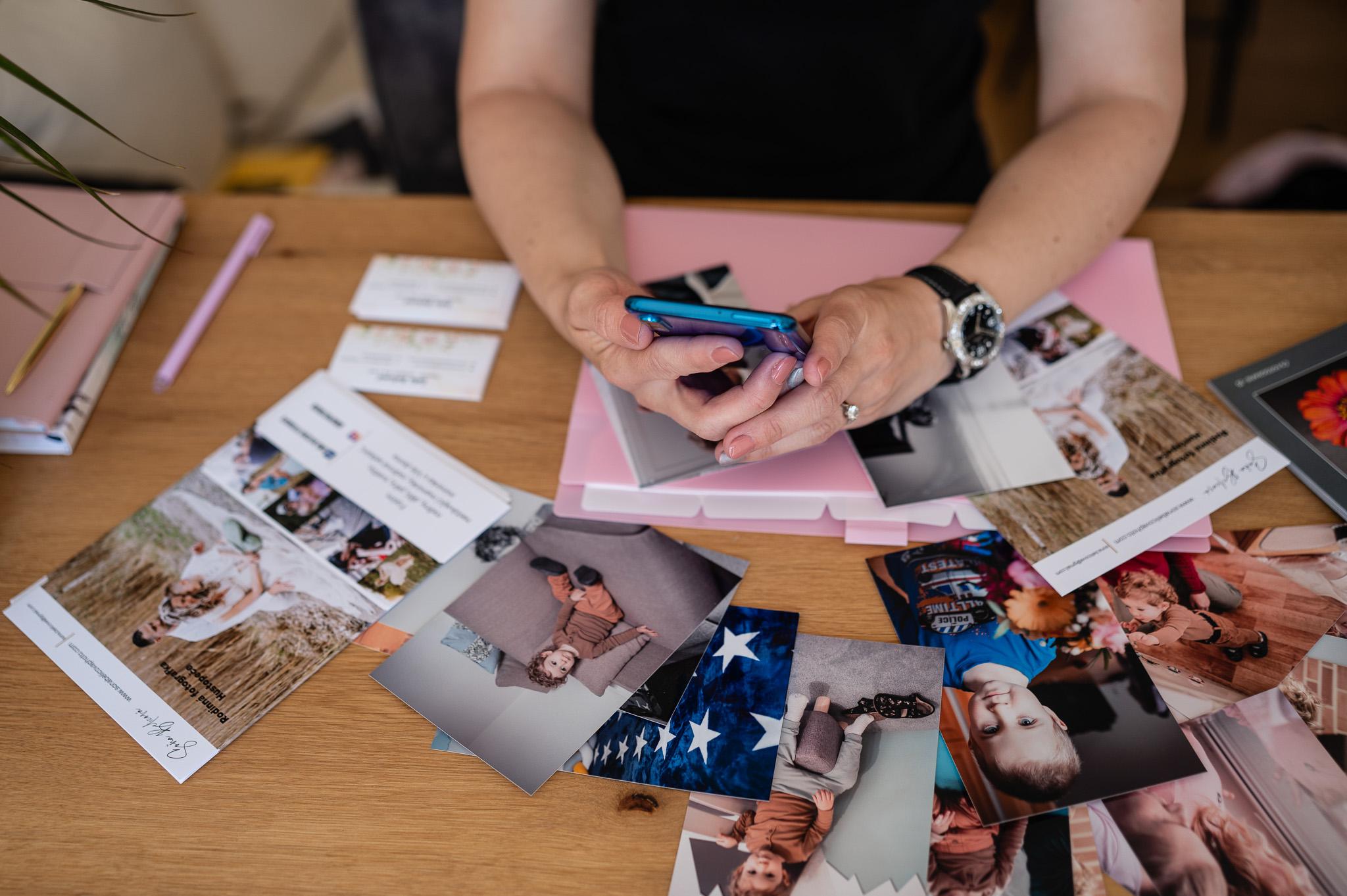 Fotografka u hřiště