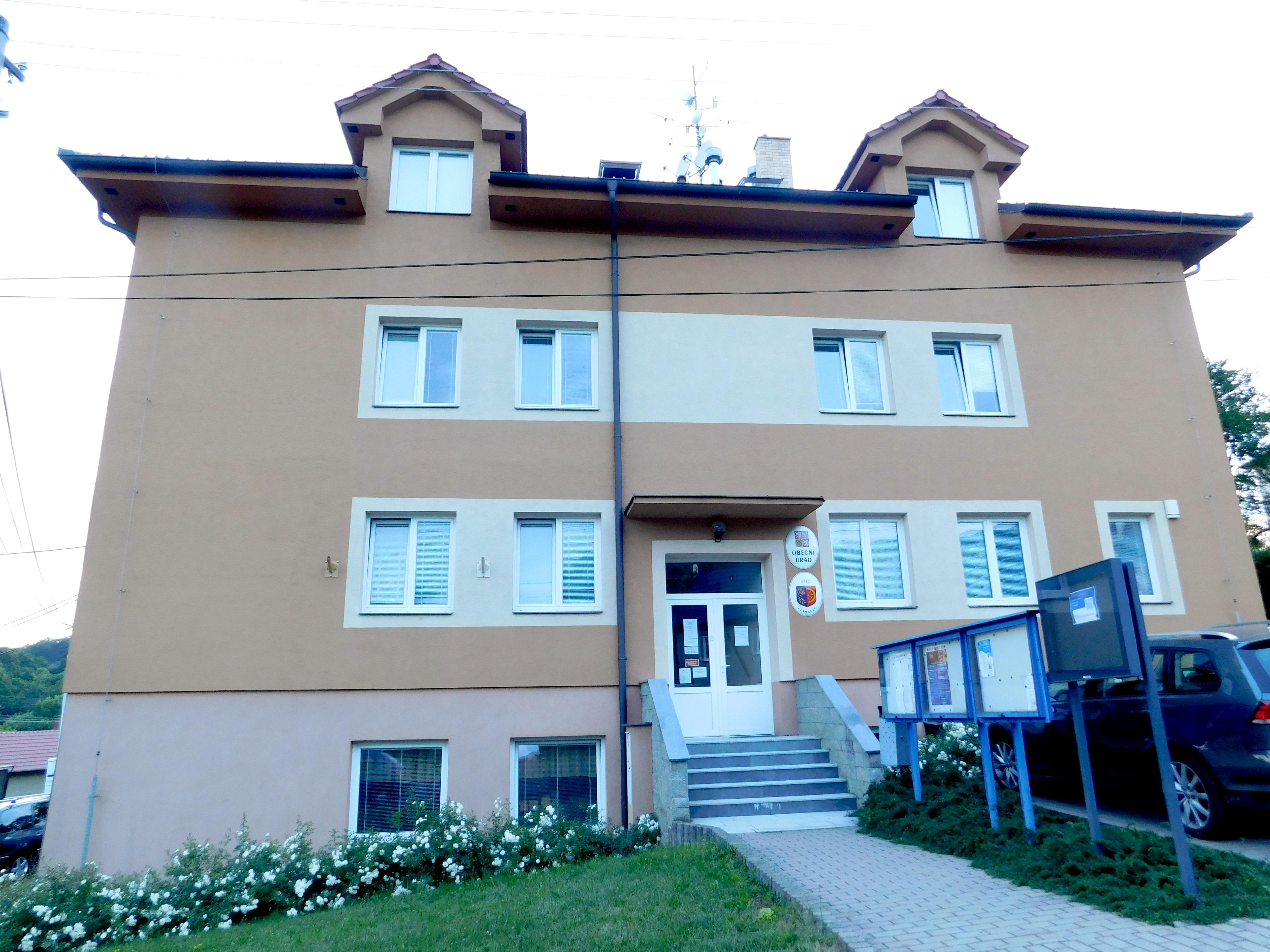 Zlámanec - obecní úřad
