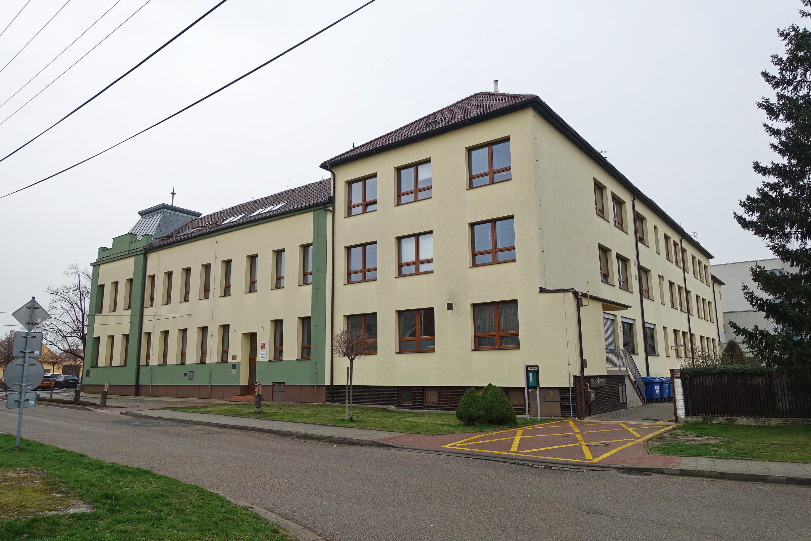 ZŠ a MŠ Pohořelice, Dlouhá foto 2