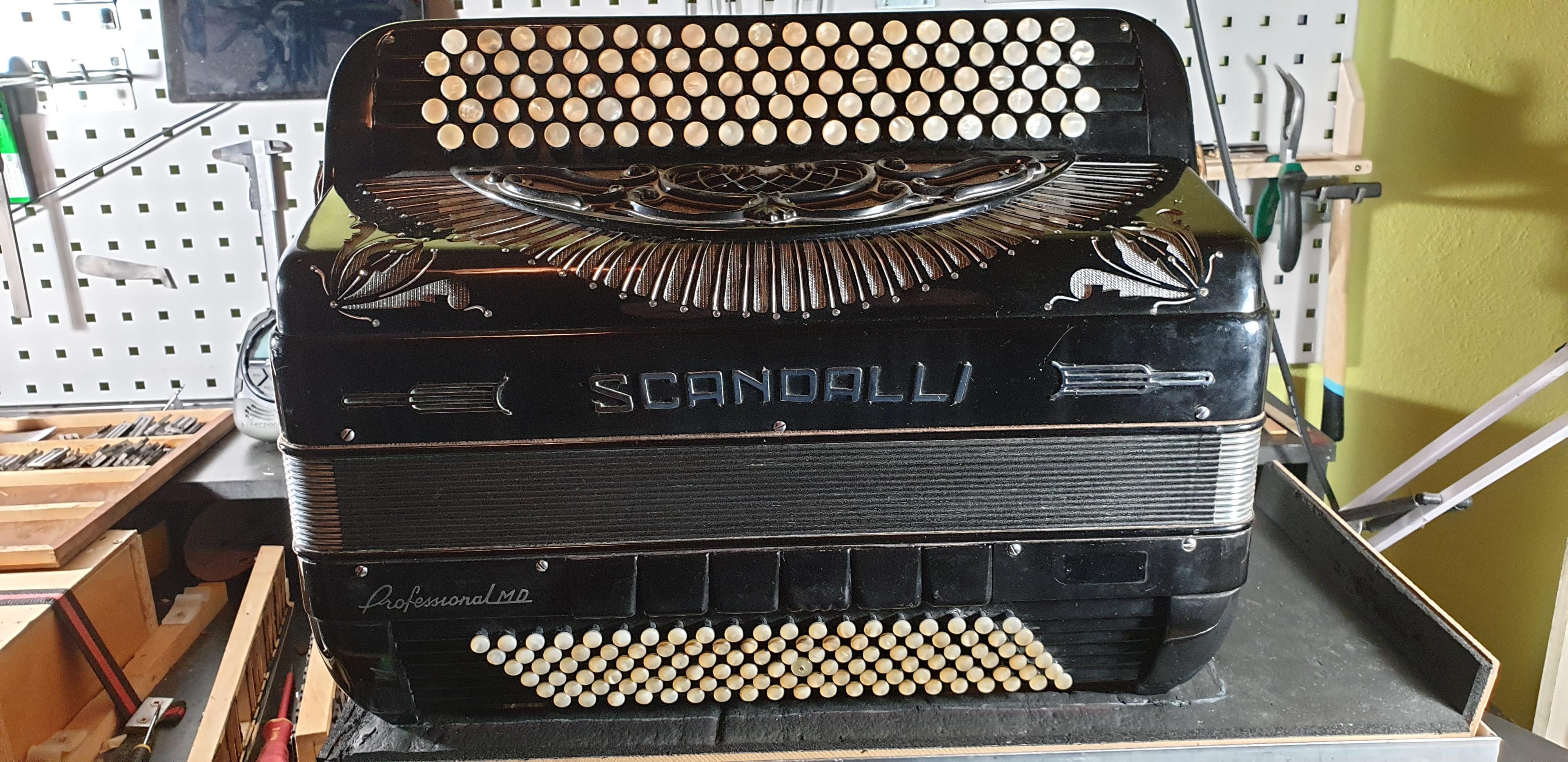 Hudba Vávra - heligonka a akordeon - opravy foto 4