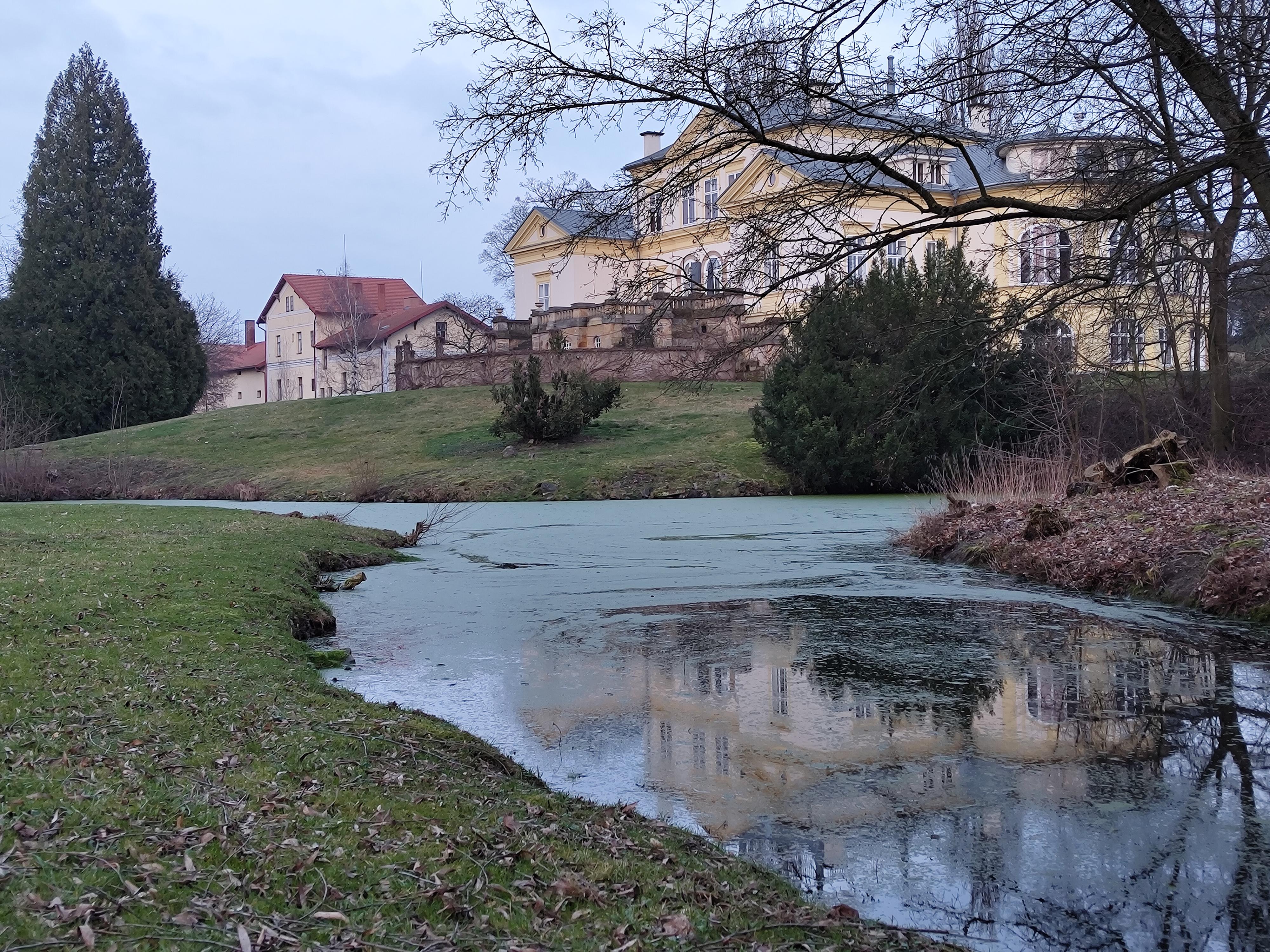 Zámek Dobřenice ubytování foto 2