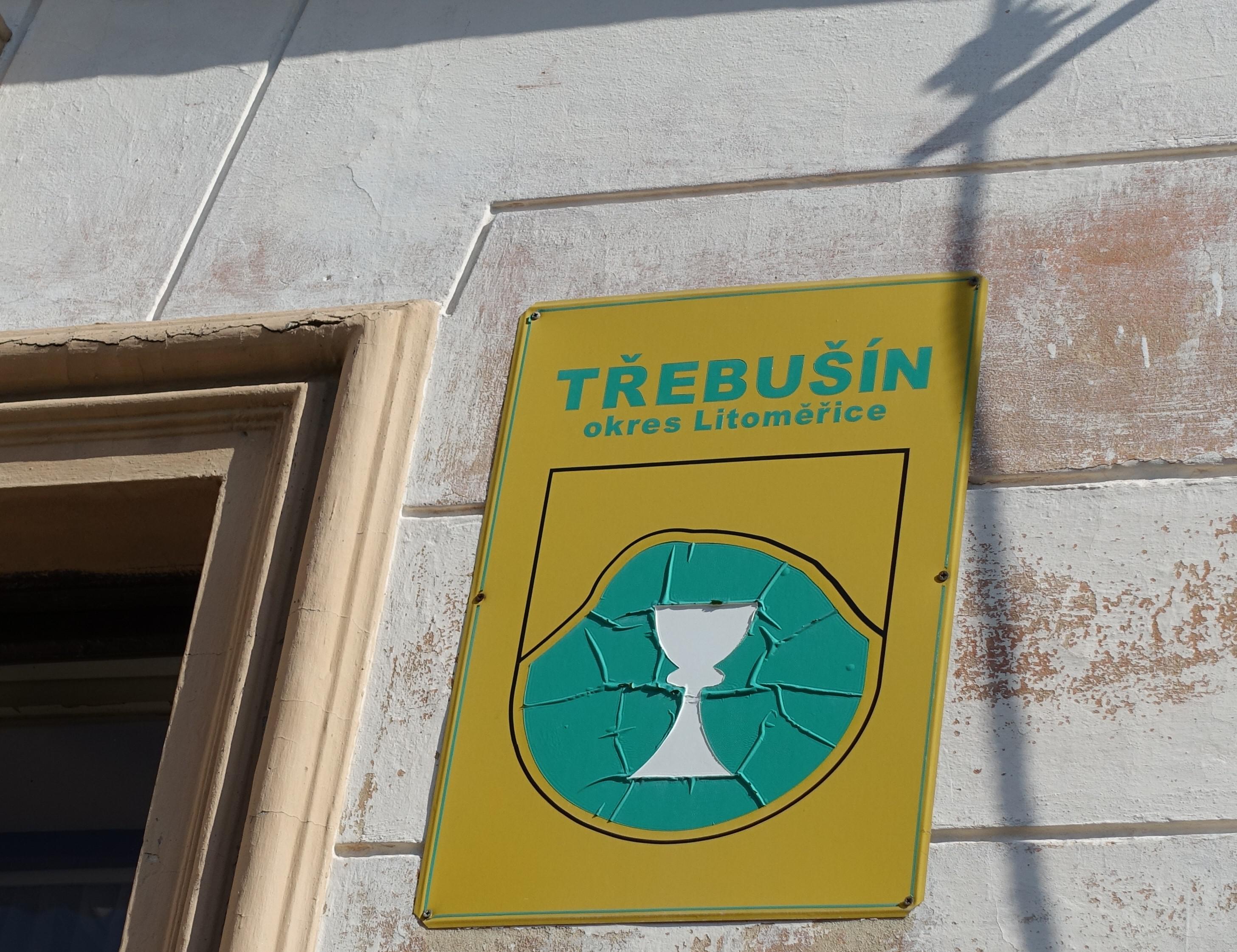 Třebušín - obecní úřad foto 6