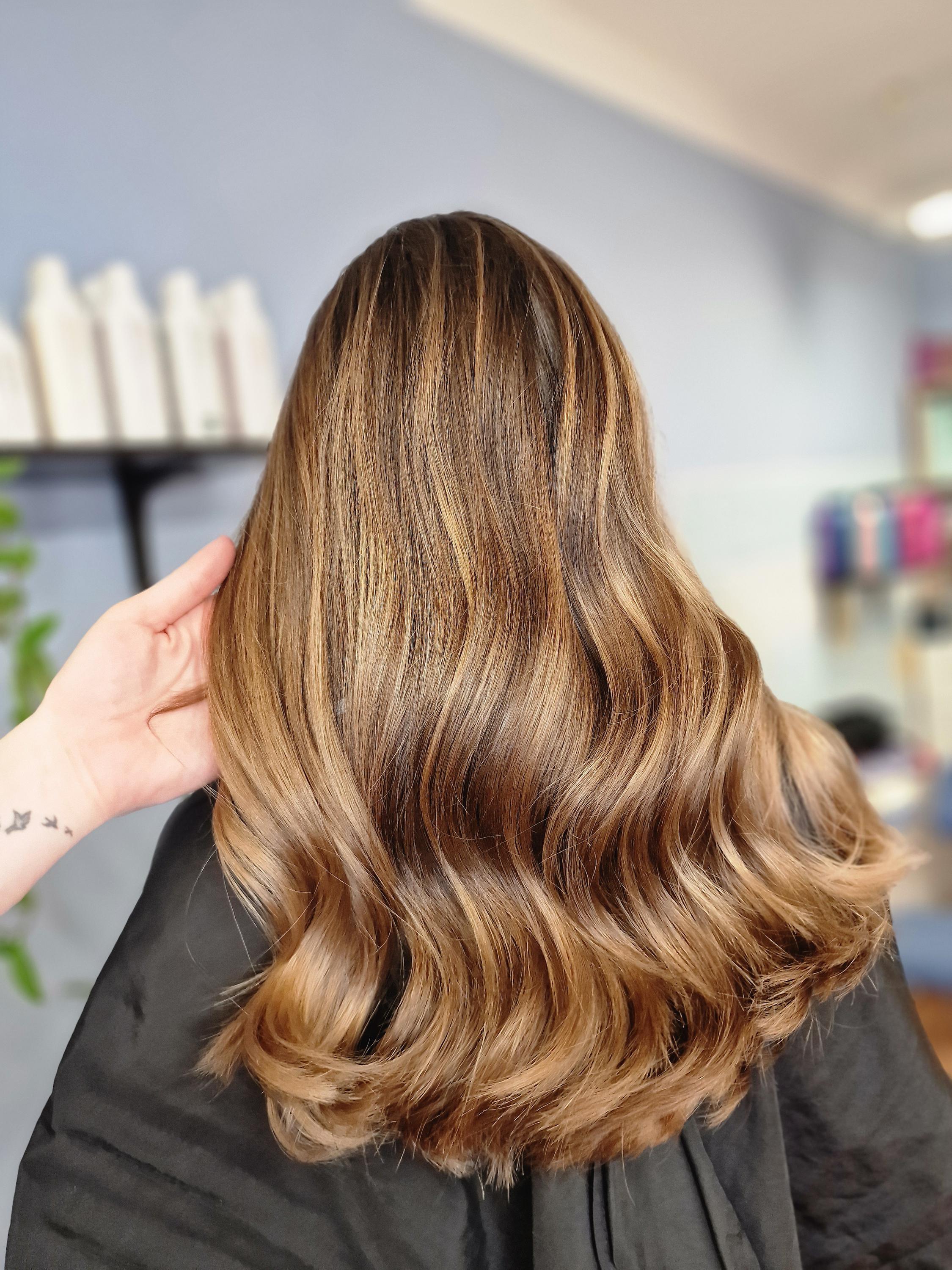MICHAELA Hair Salon foto 3