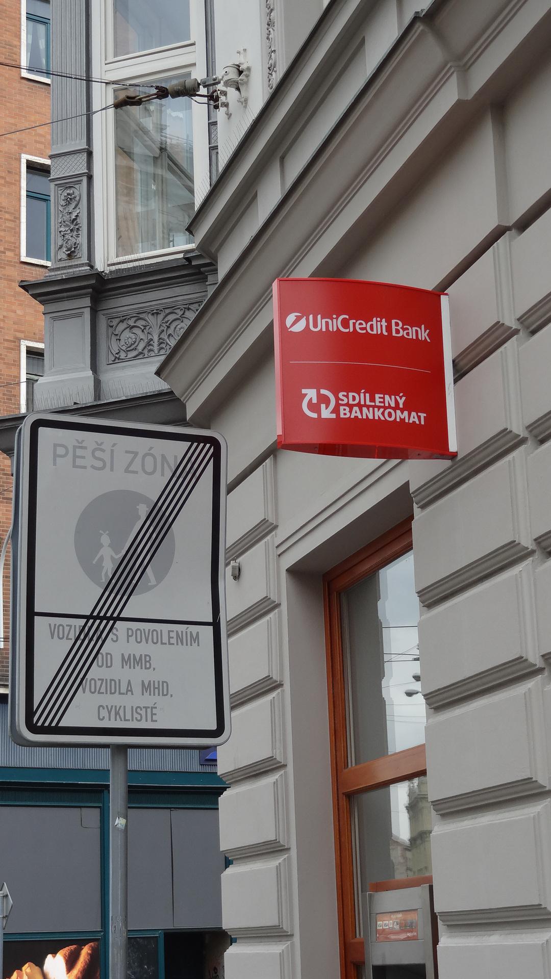 Bankomat UniCredit Bank Czech Republic foto 6