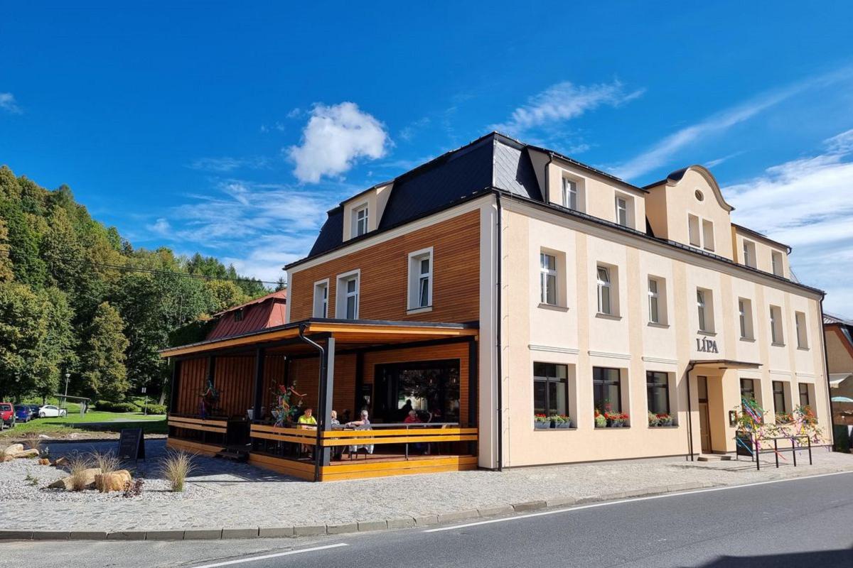 HOTEL LÍPA