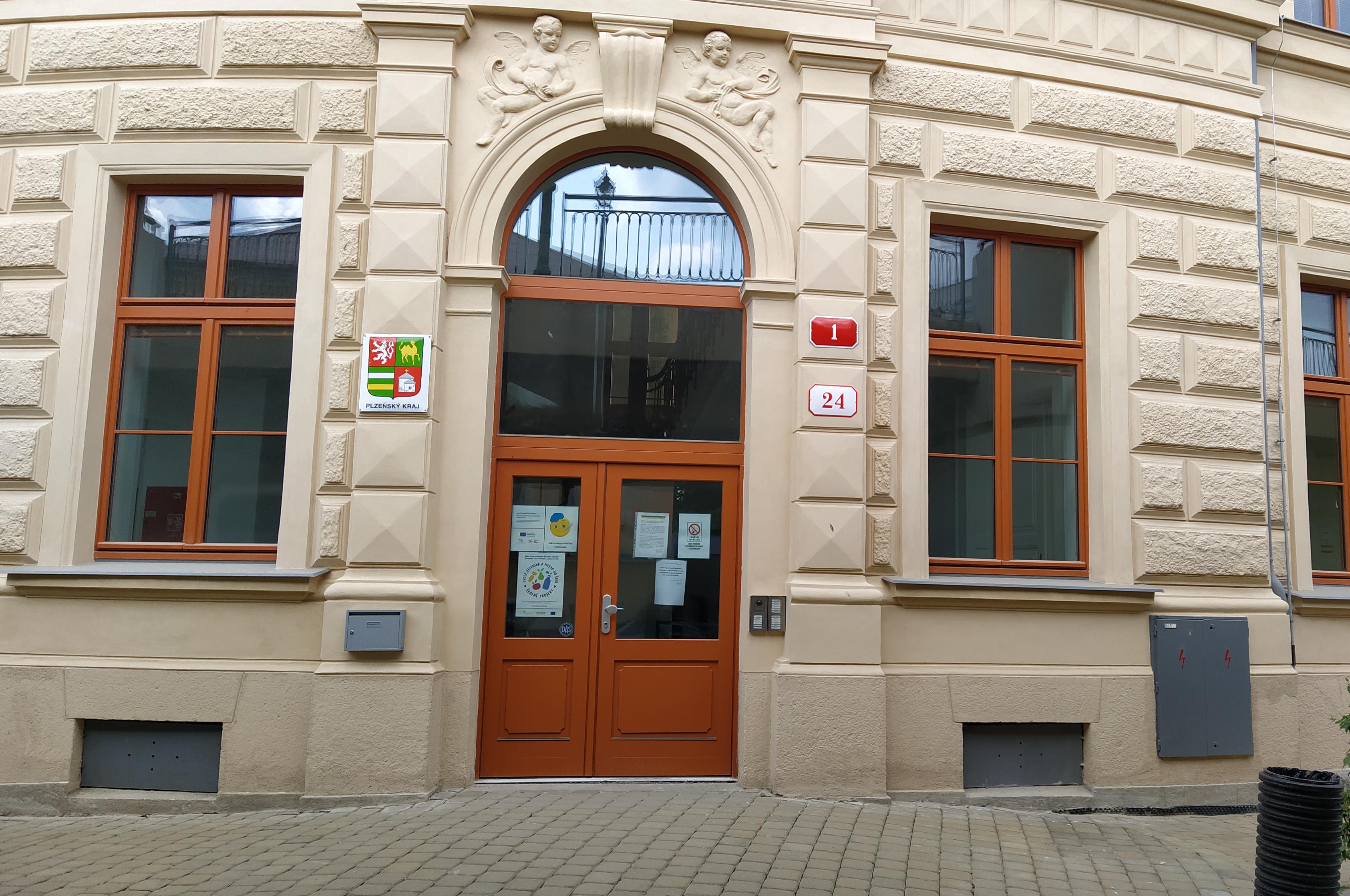 Základní škola, Plzeň, Podmostní 1