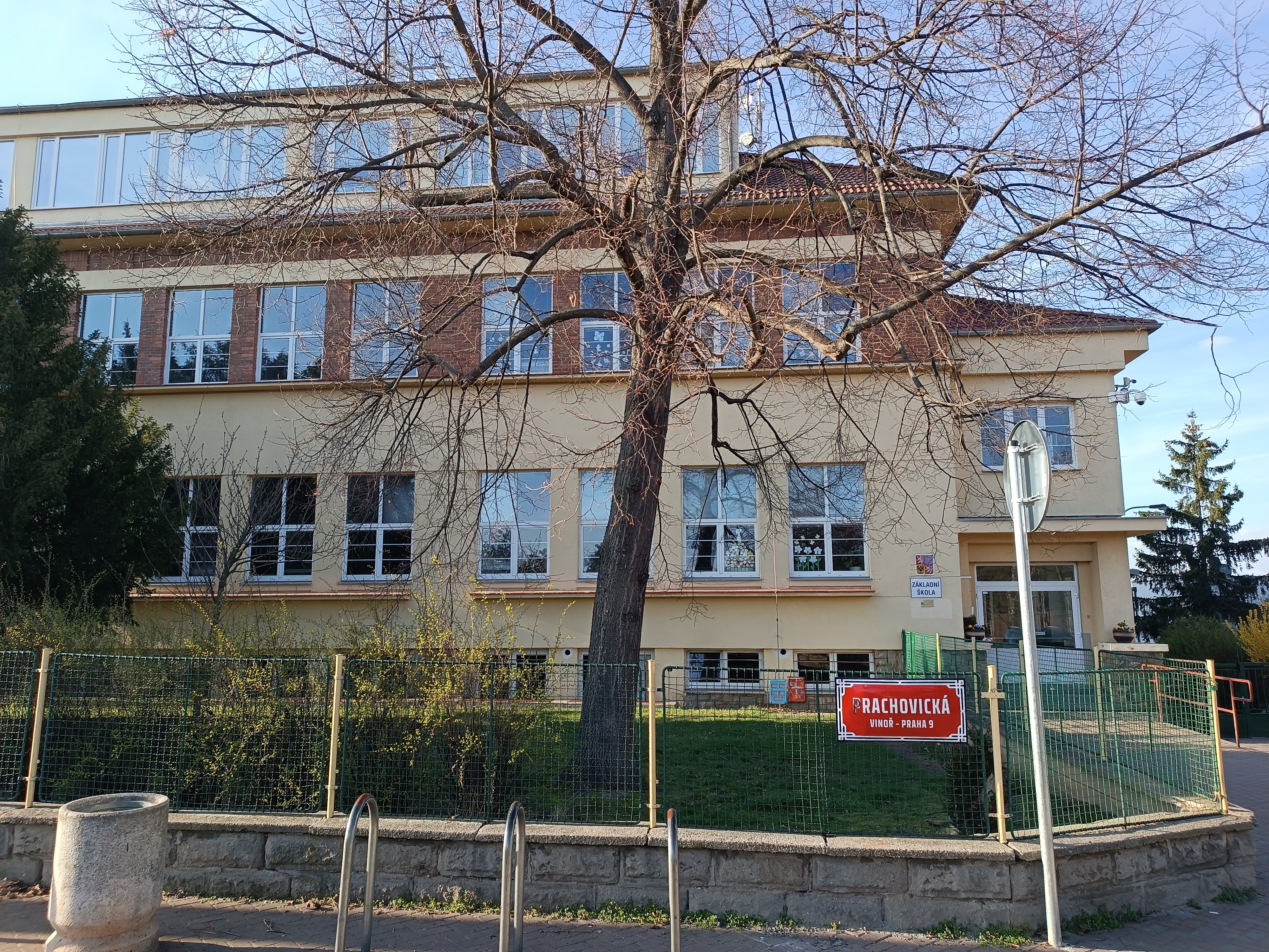 Základní škola a Mateřská škola Praha - Vinoř foto 2