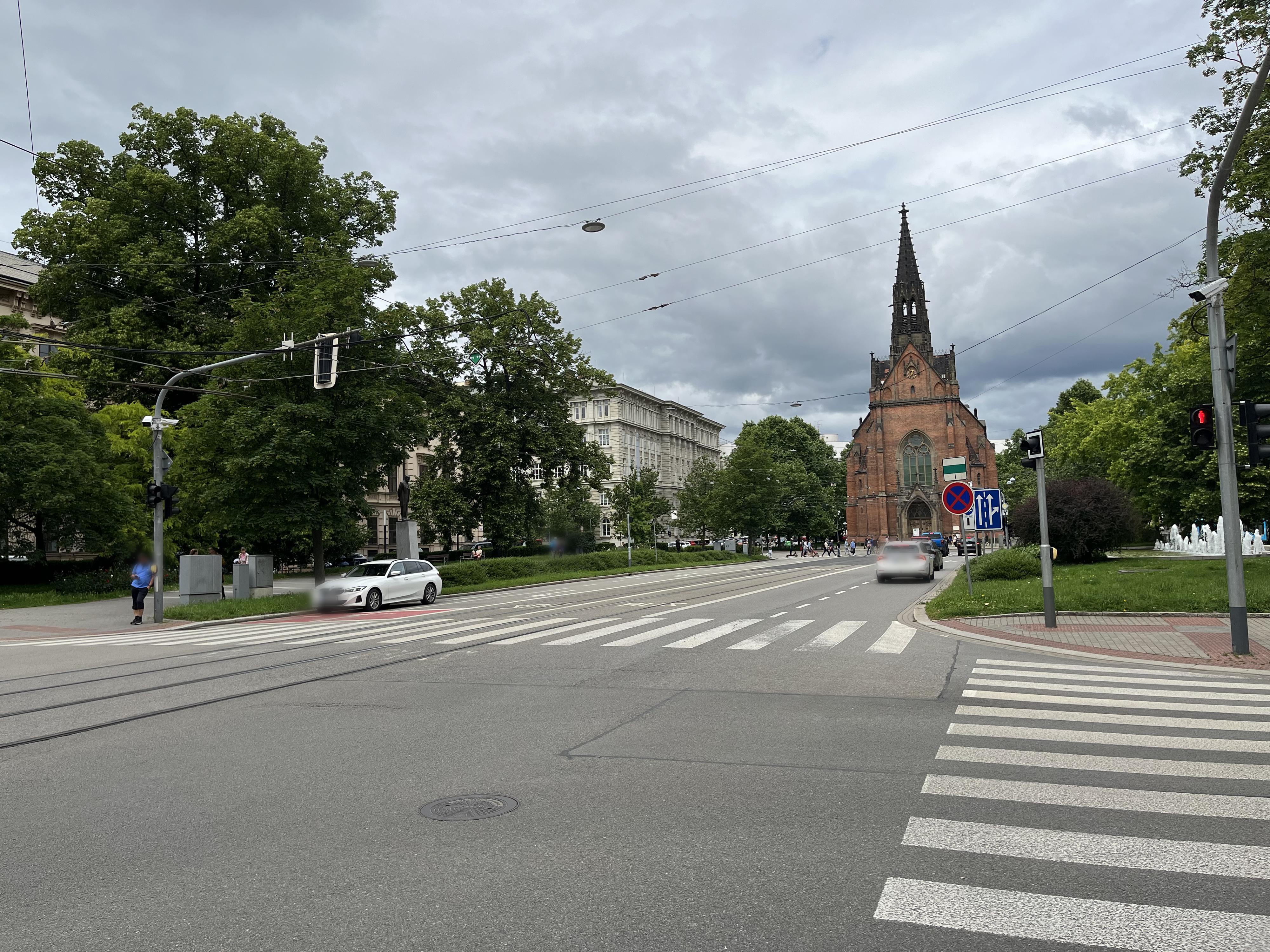 Červený kostel J. A. Komenského foto 2