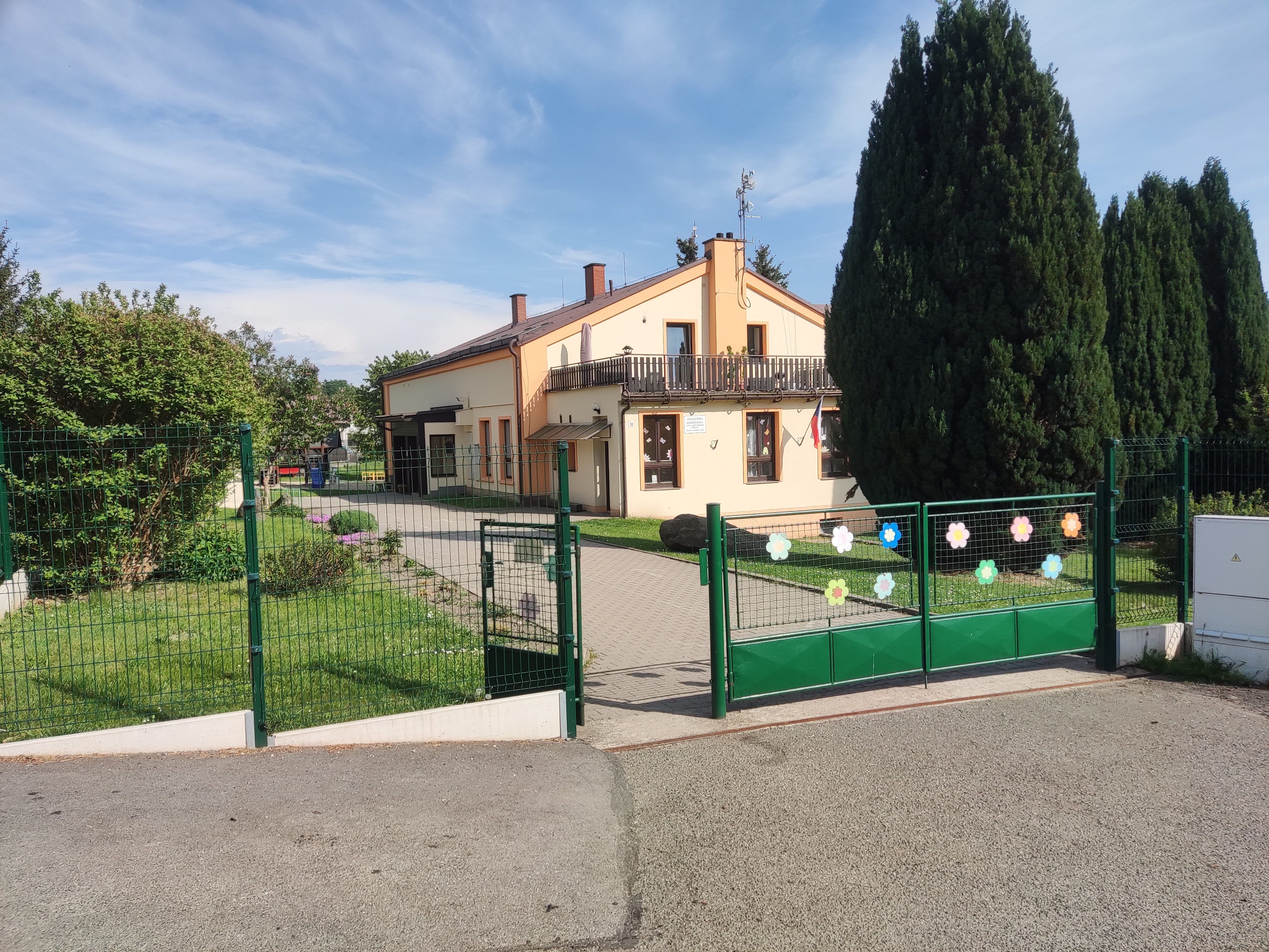 ZŠ a MŠ MUDr. Josefa Moravce, Nemojov